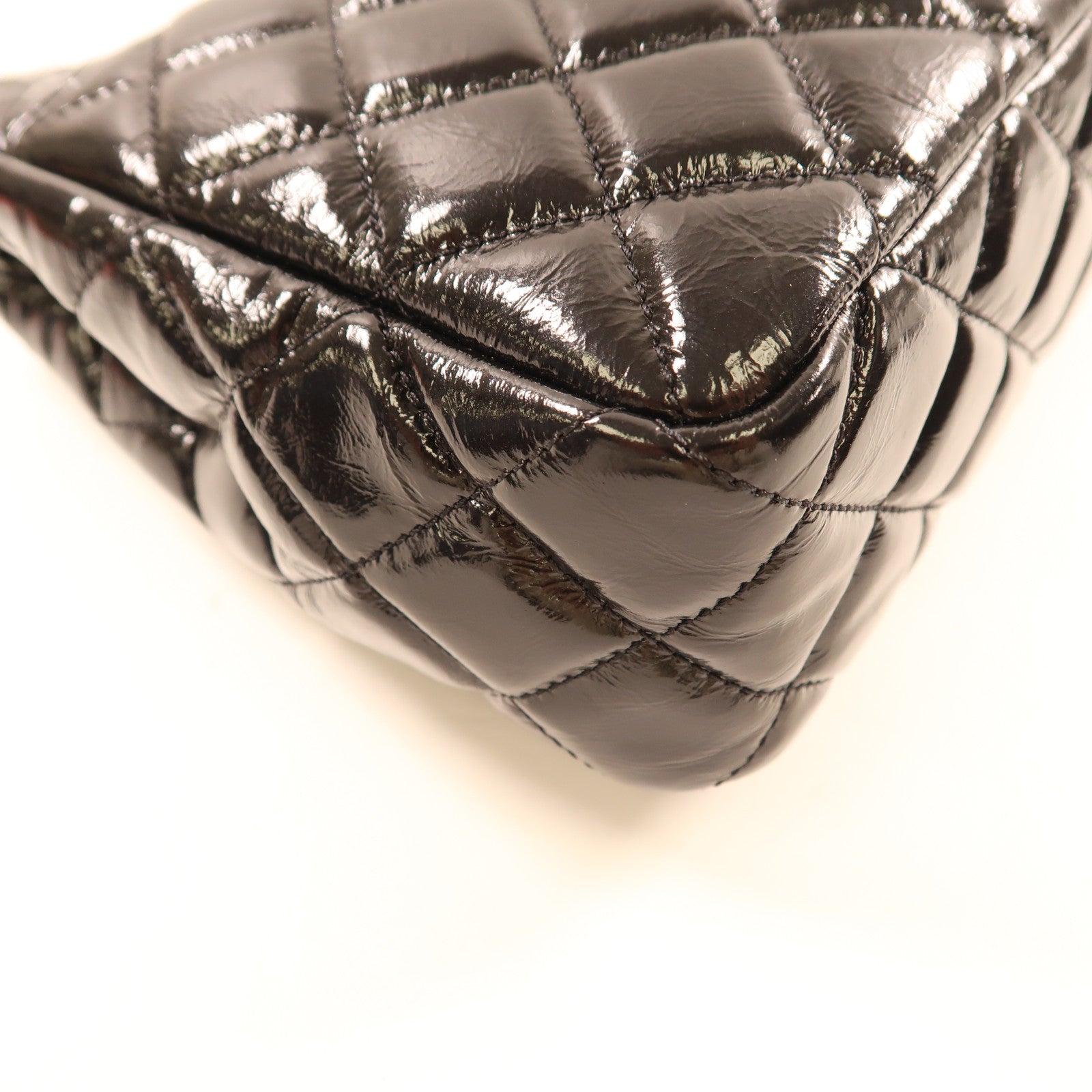 CHANEL Shiny Crumpled皮革Hobo Bag金扣鏈帶肩背袋