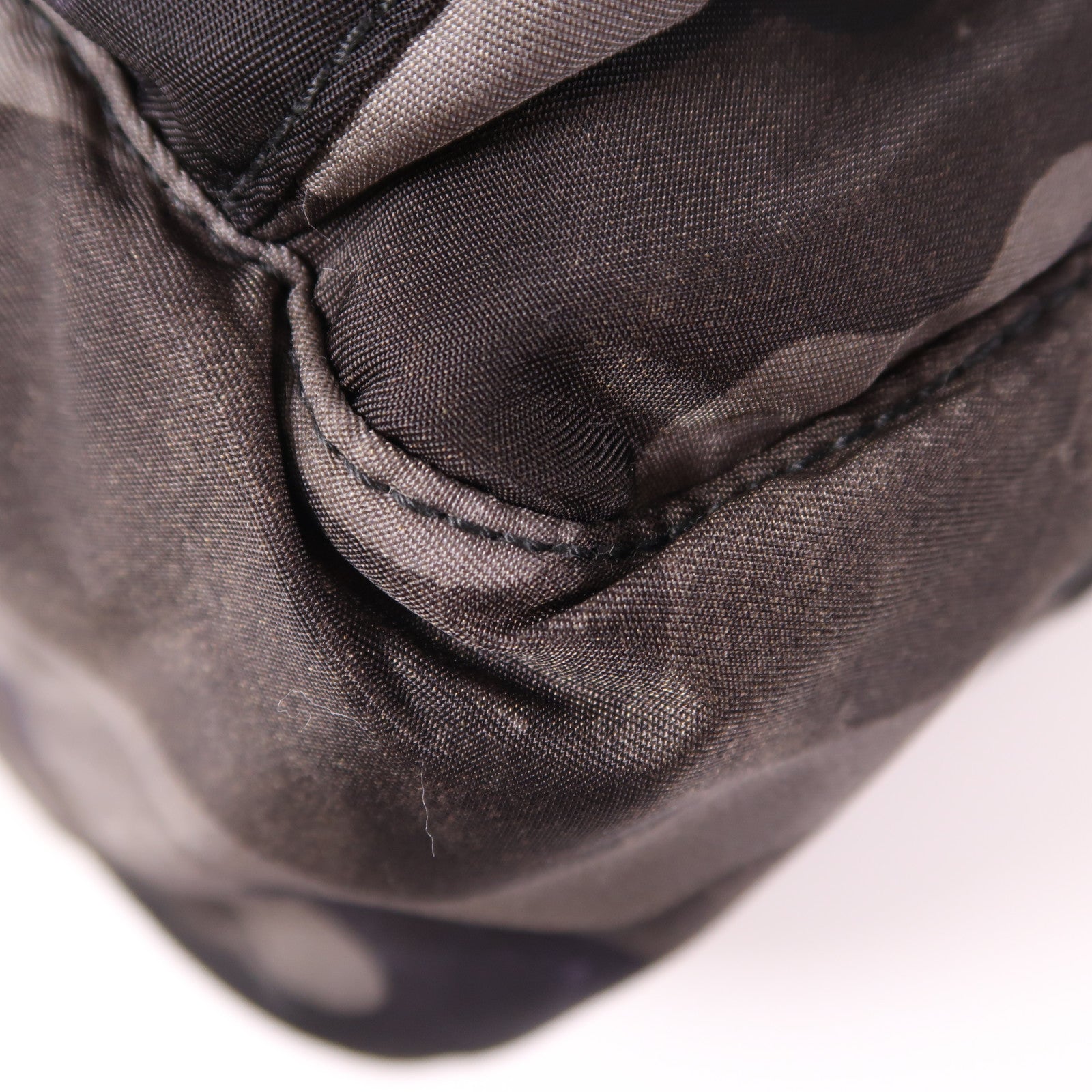 PRADA 尼龍Shoulder Bag銀扣肩背袋