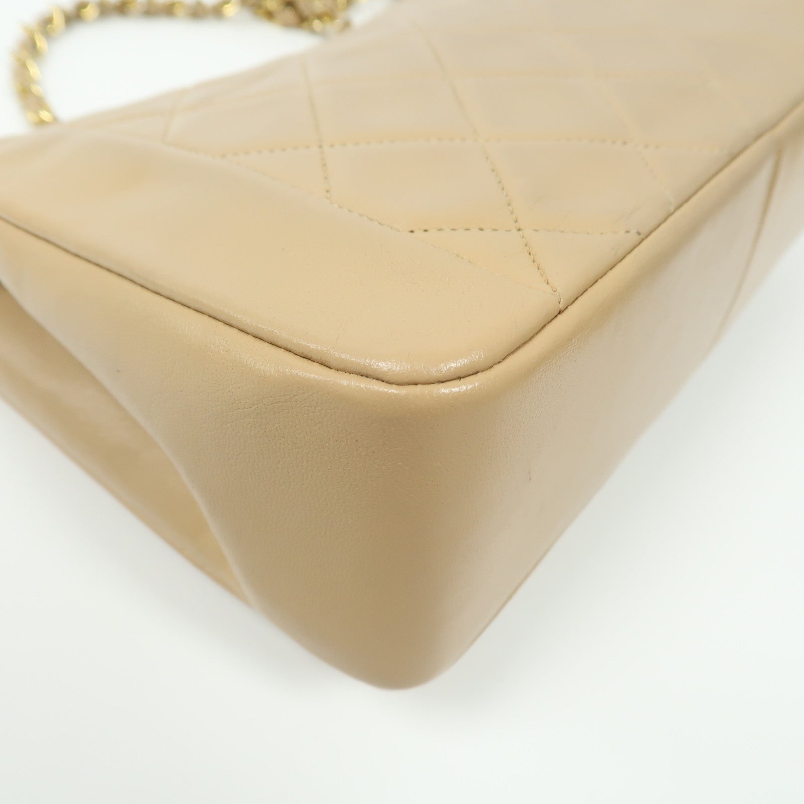 CHANEL 菱格羊皮皮革Chain Shoulder金扣鏈帶肩背袋米色