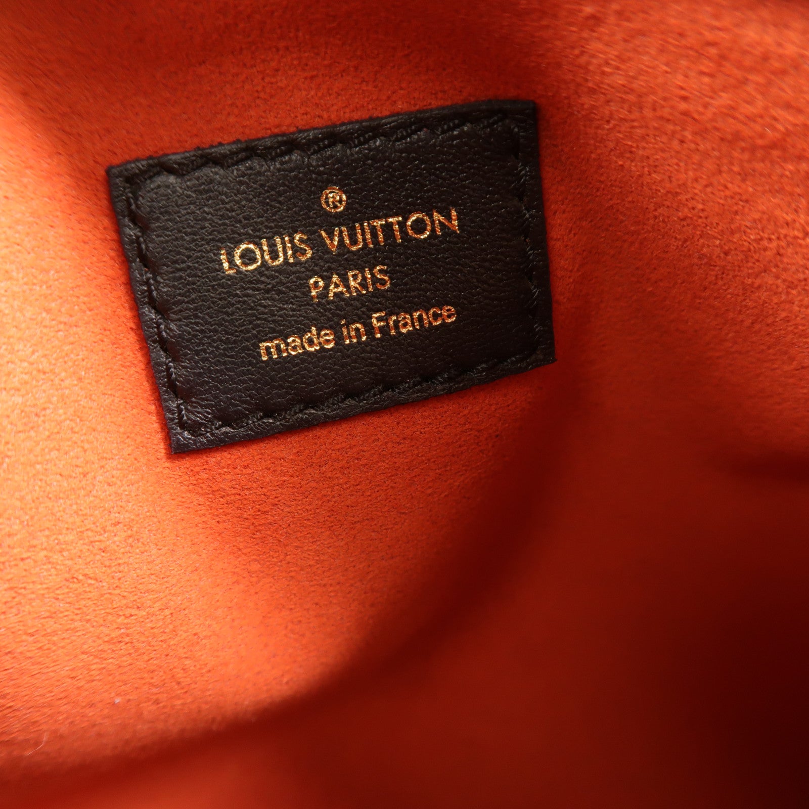 LOUIS VUITTON 【激減優惠】Monogram Embossed Coussin BB金扣鏈帶手挽肩背兩用袋