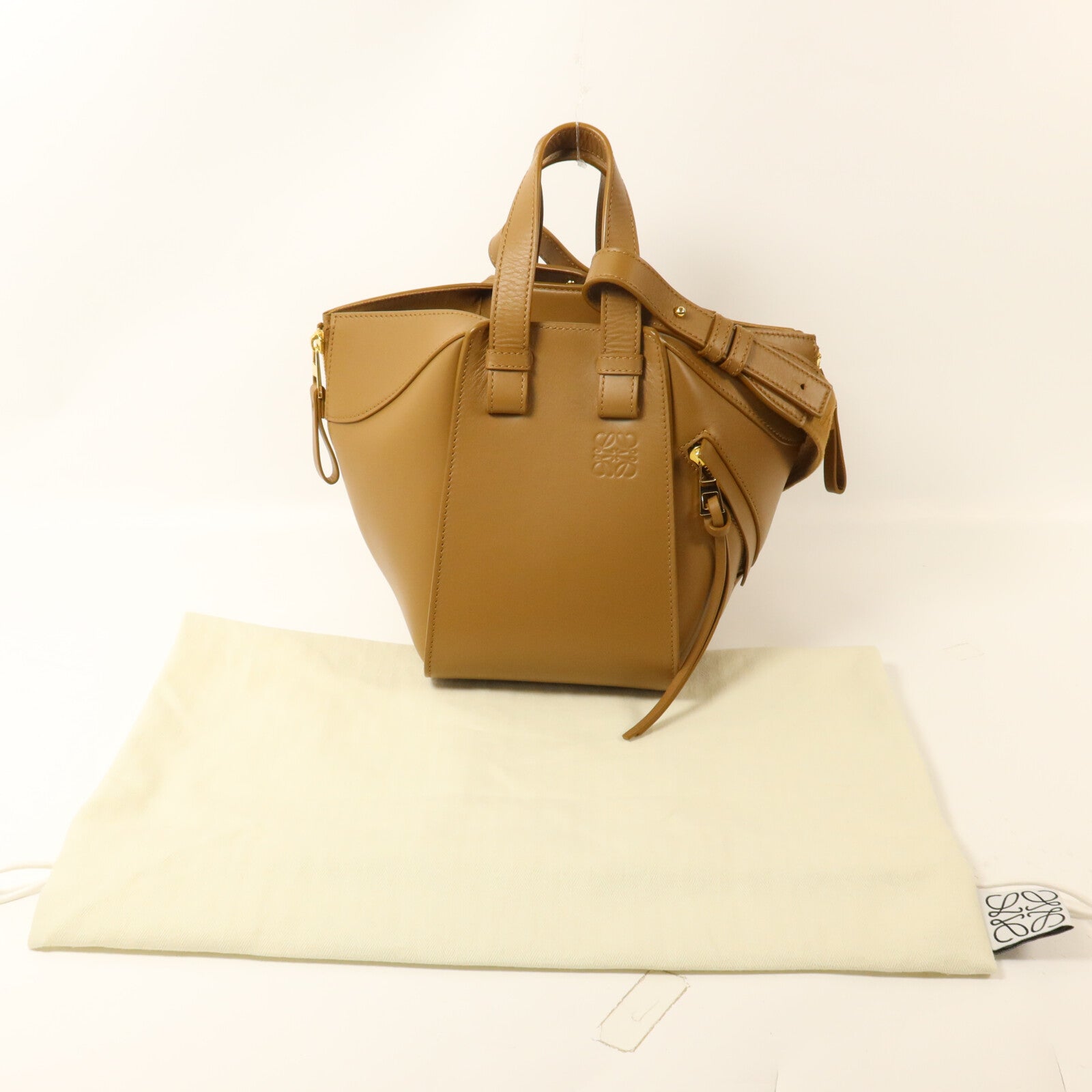 LOEWE 牛皮皮革Hammock Small手挽肩背兩用袋