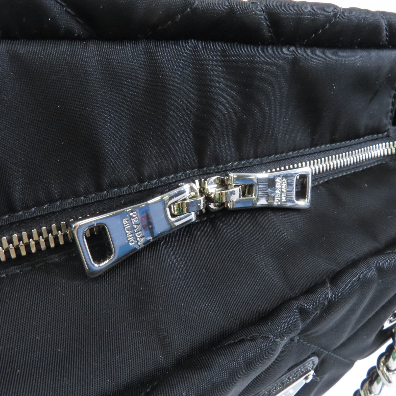 PRADA 菱格尼龍Chain Shoulder銀扣鏈帶肩背袋黑色