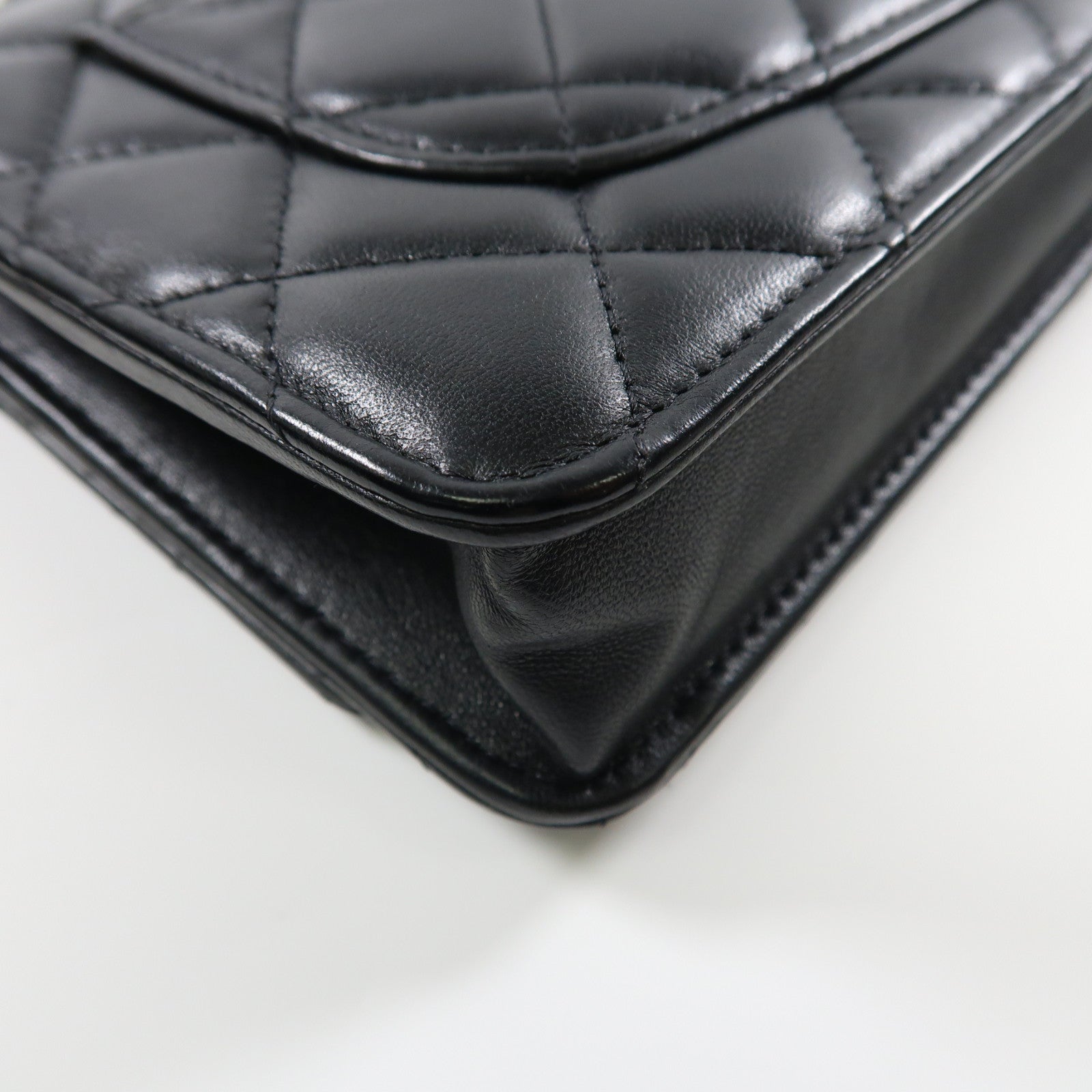 CHANEL 菱格羊皮皮革Wallet On Chain金扣鏈帶肩背袋黑色