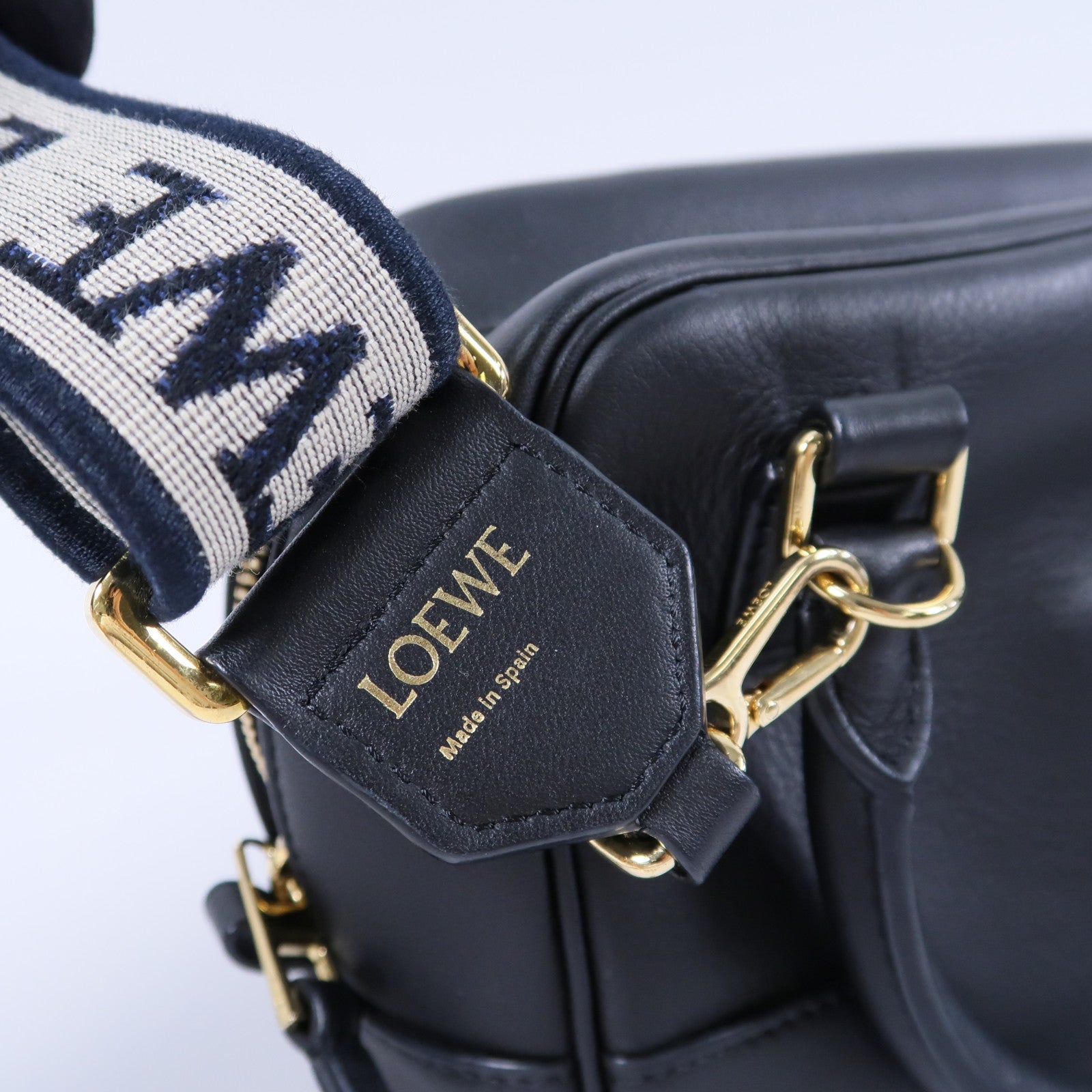 LOEWE 牛皮皮革Amazona 16 Square手挽肩背兩用袋