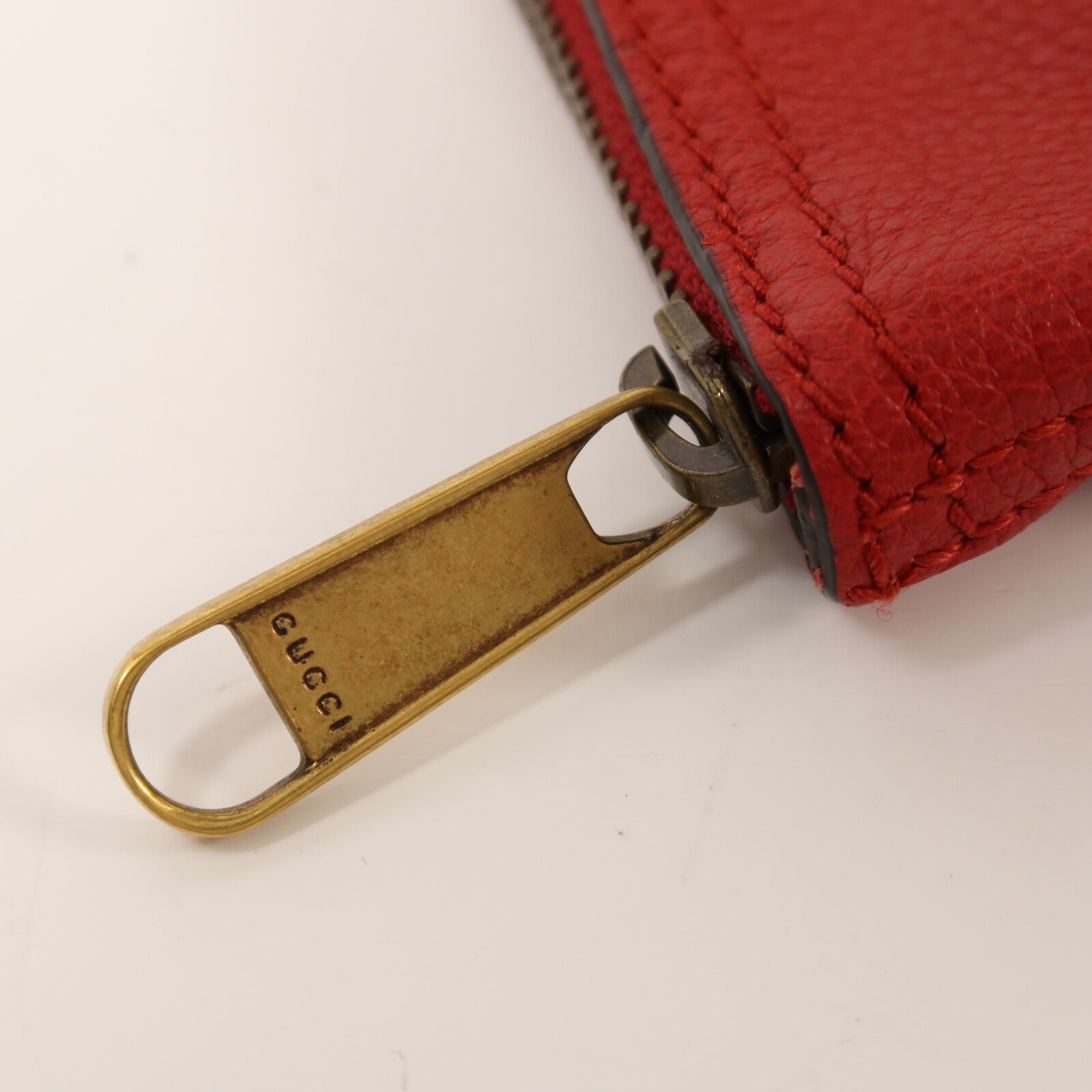 GUCCI 牛皮皮革Pouch金扣手拿包