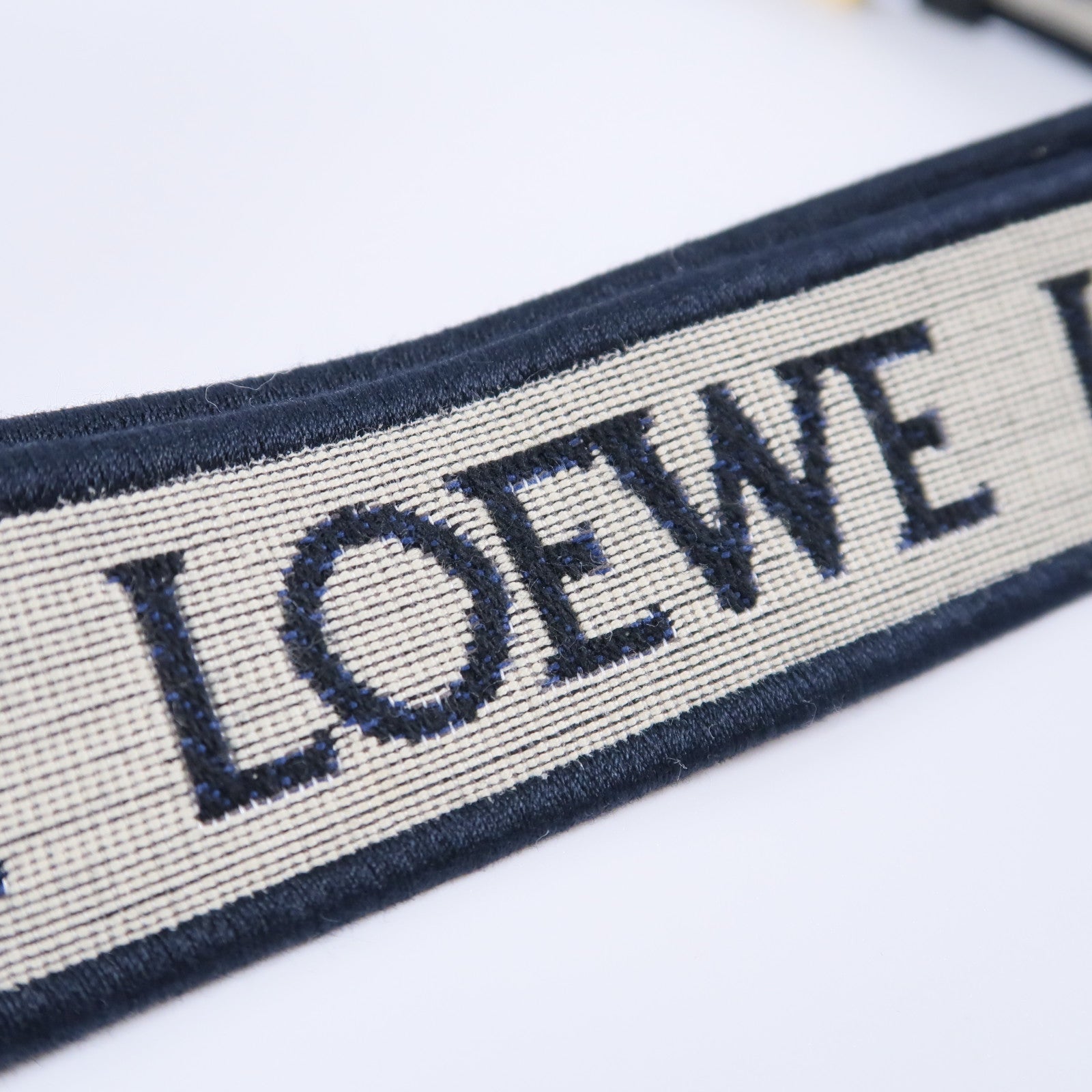 LOEWE 牛皮皮革Amazona 16 Square手挽肩背兩用袋