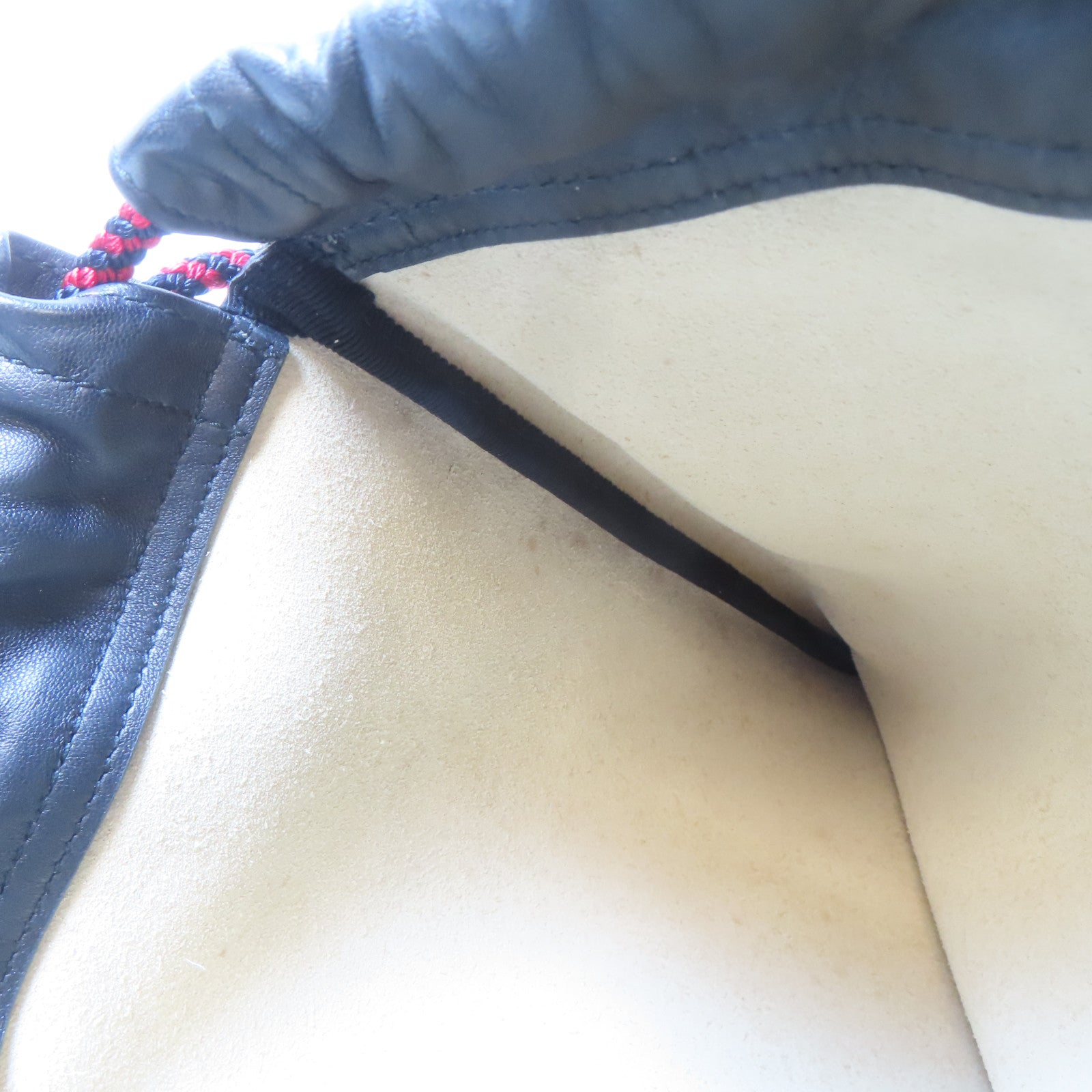 GUCCI 皮革Drawstring Backpack背包米白色