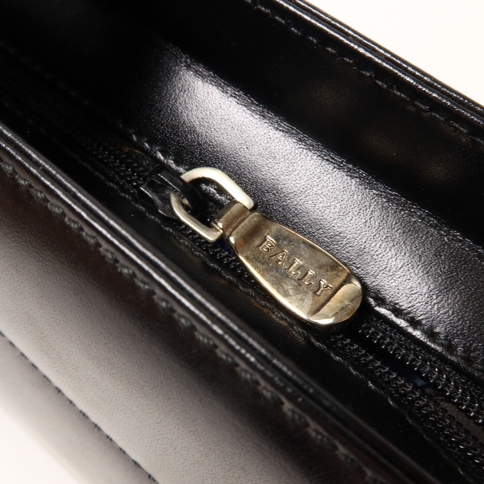 BALLY 牛皮皮革Chain Shoulder鏈帶肩背袋