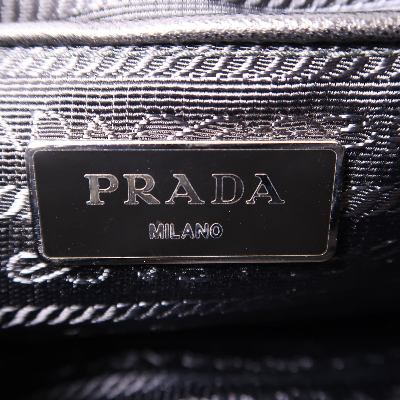 PRADA 尼龍Shoulder Bag銀扣肩背袋