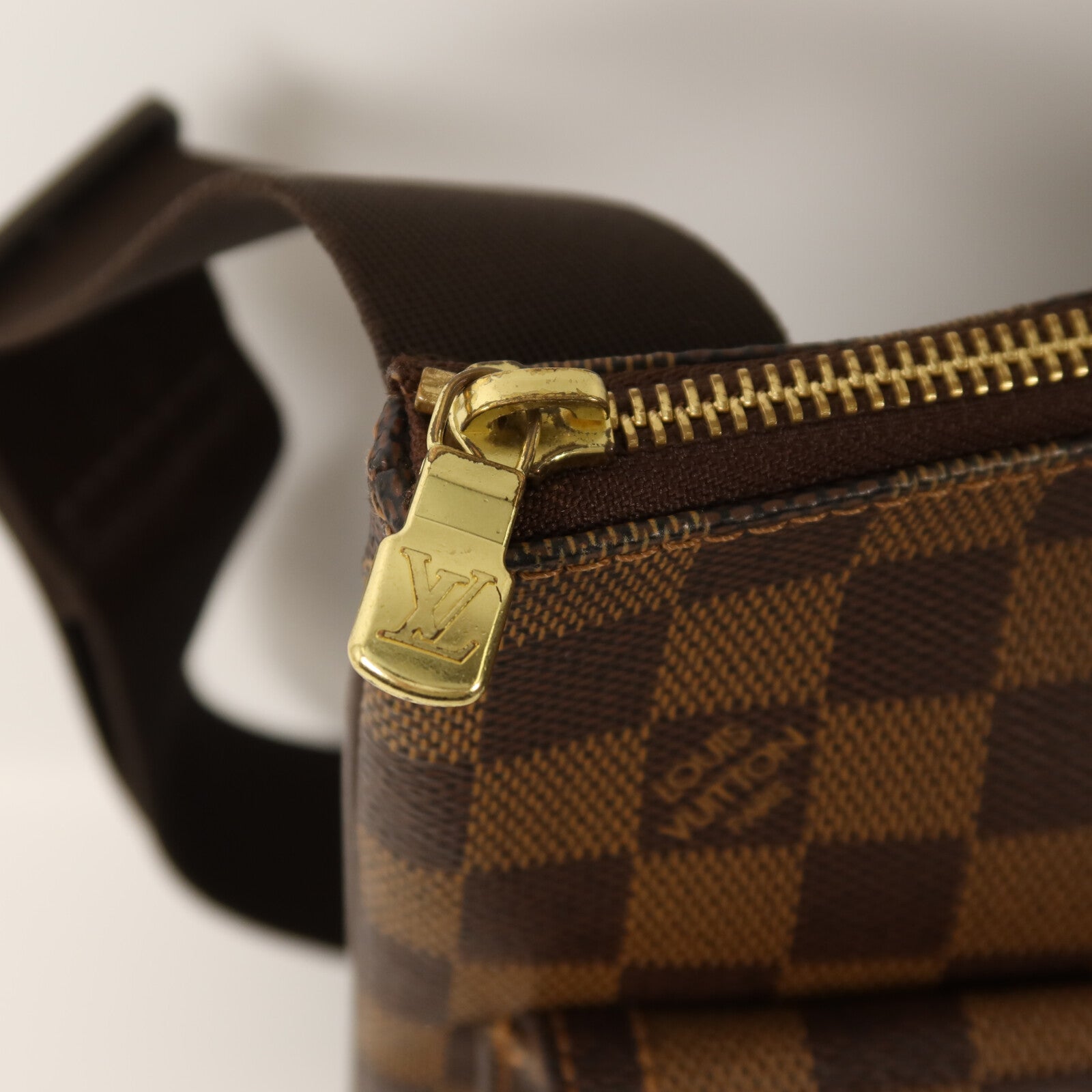 LOUIS VUITTON Damier Melville肩背袋