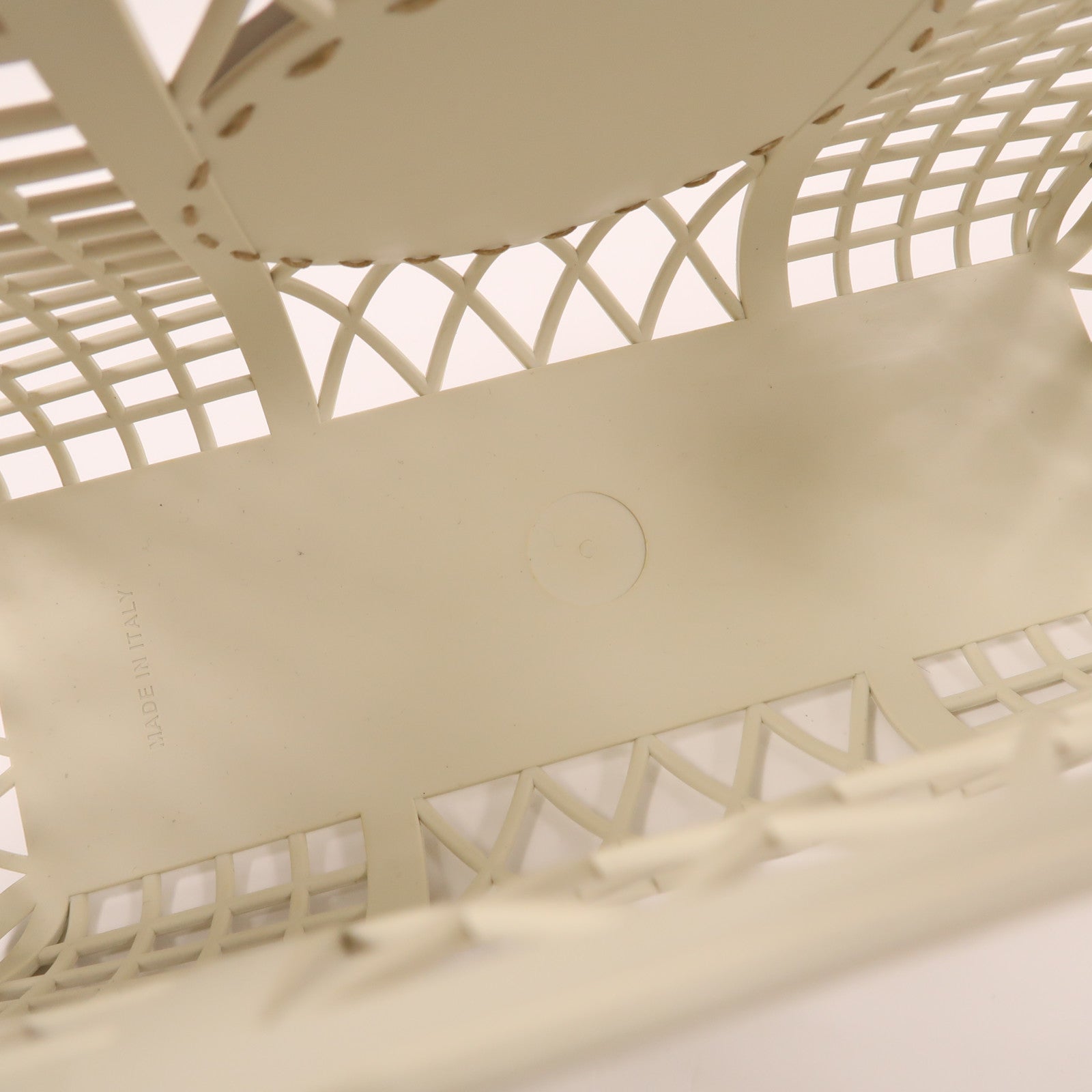 FENDI PVC Hand Bag金扣手挽袋白色