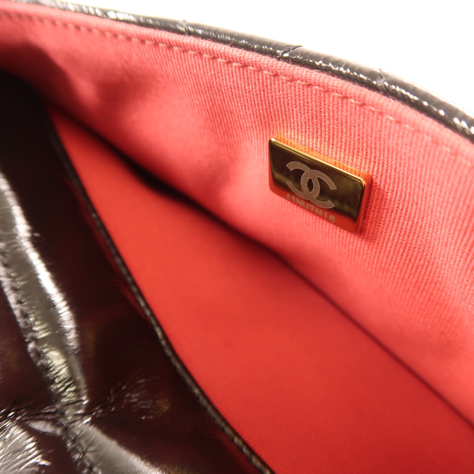 CHANEL Shiny Crumpled皮革Hobo Bag金扣鏈帶肩背袋