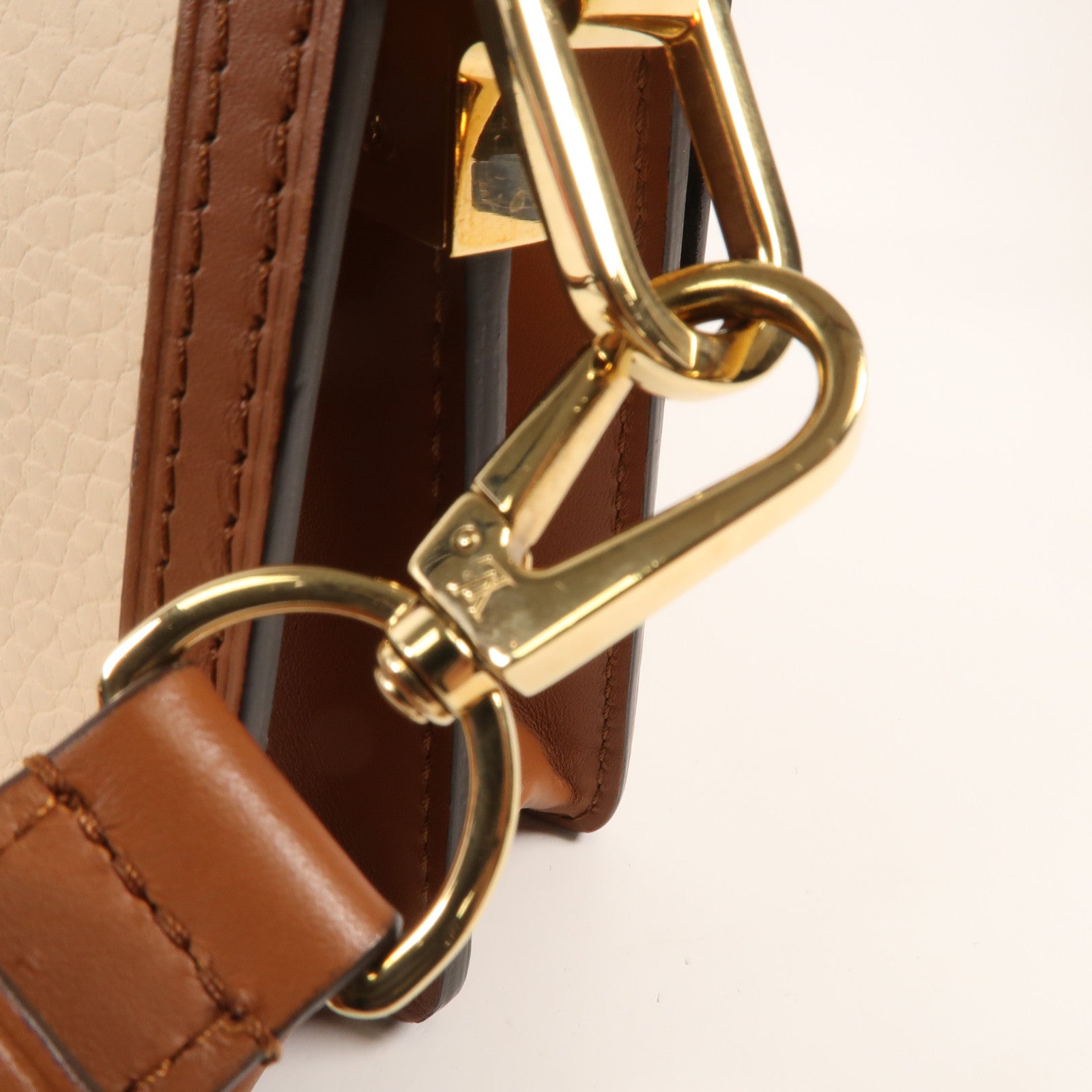 LOUIS VUITTON 牛皮皮革Douphine Mini金扣肩背袋