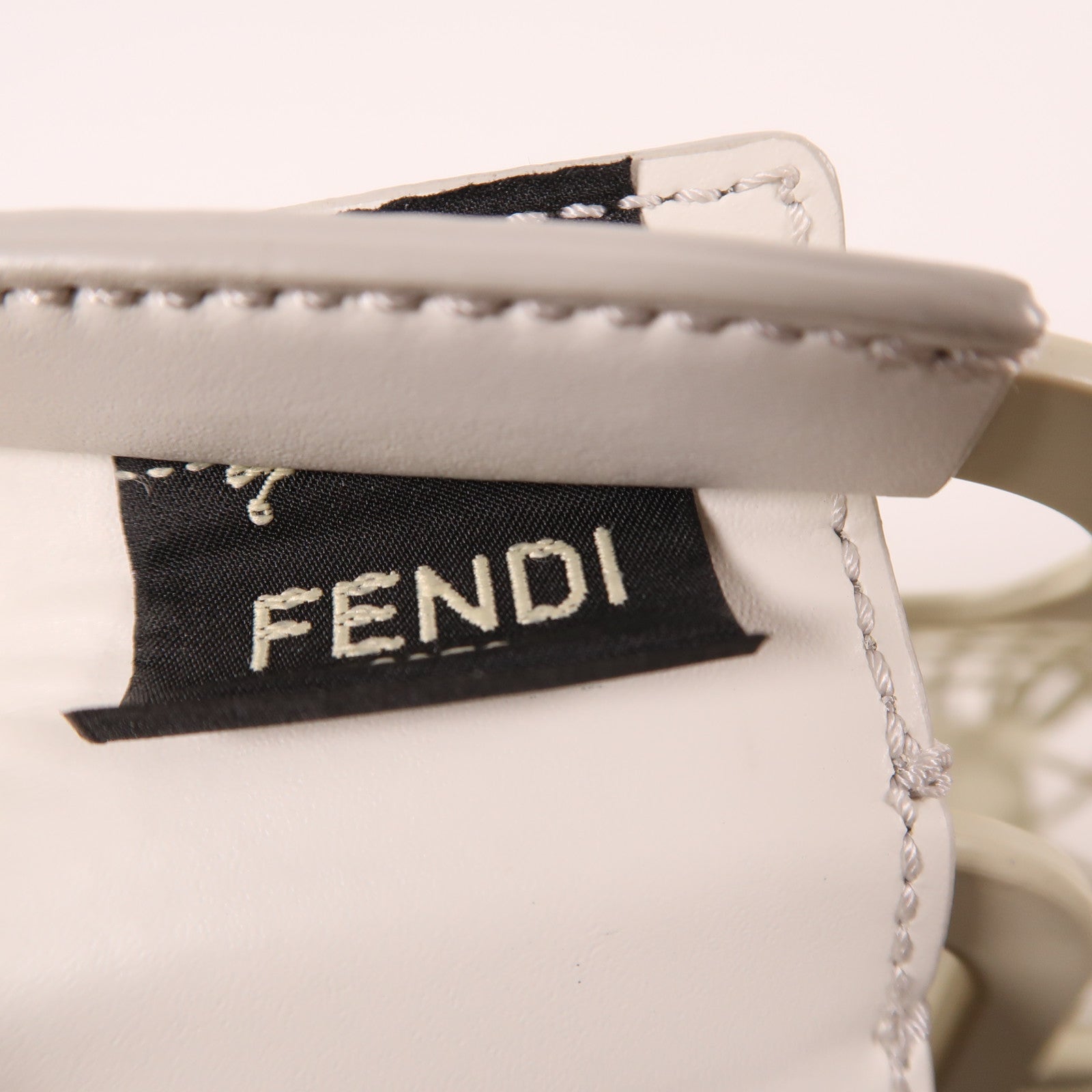 FENDI PVC Hand Bag金扣手挽袋白色