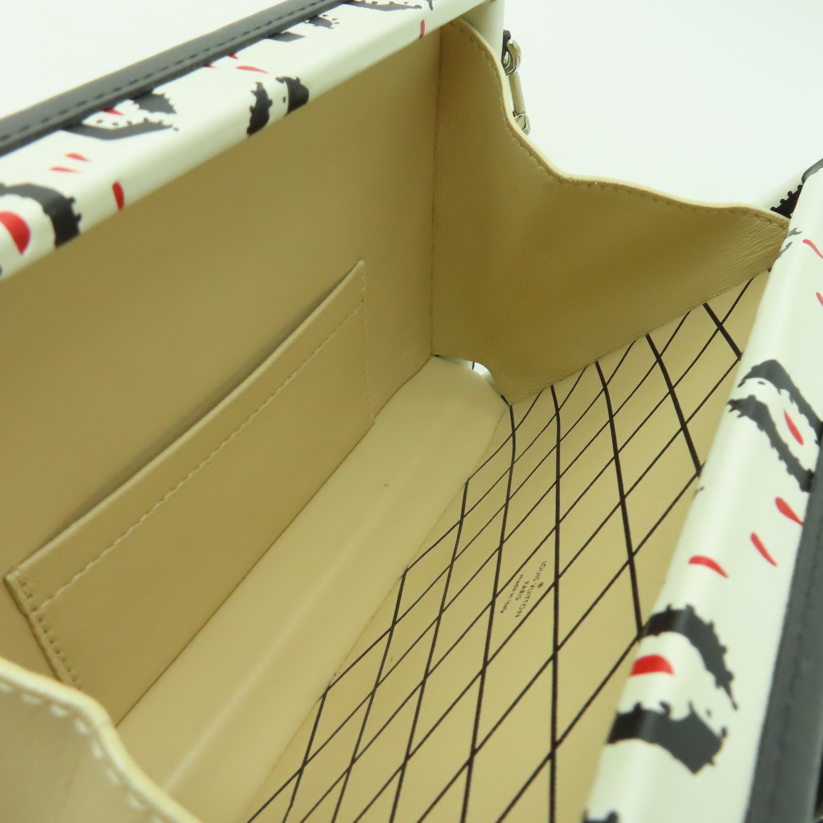 LOUIS VUITTON 【激減優惠】Graphic Print Petite Malle銀扣肩背袋白色/黑色