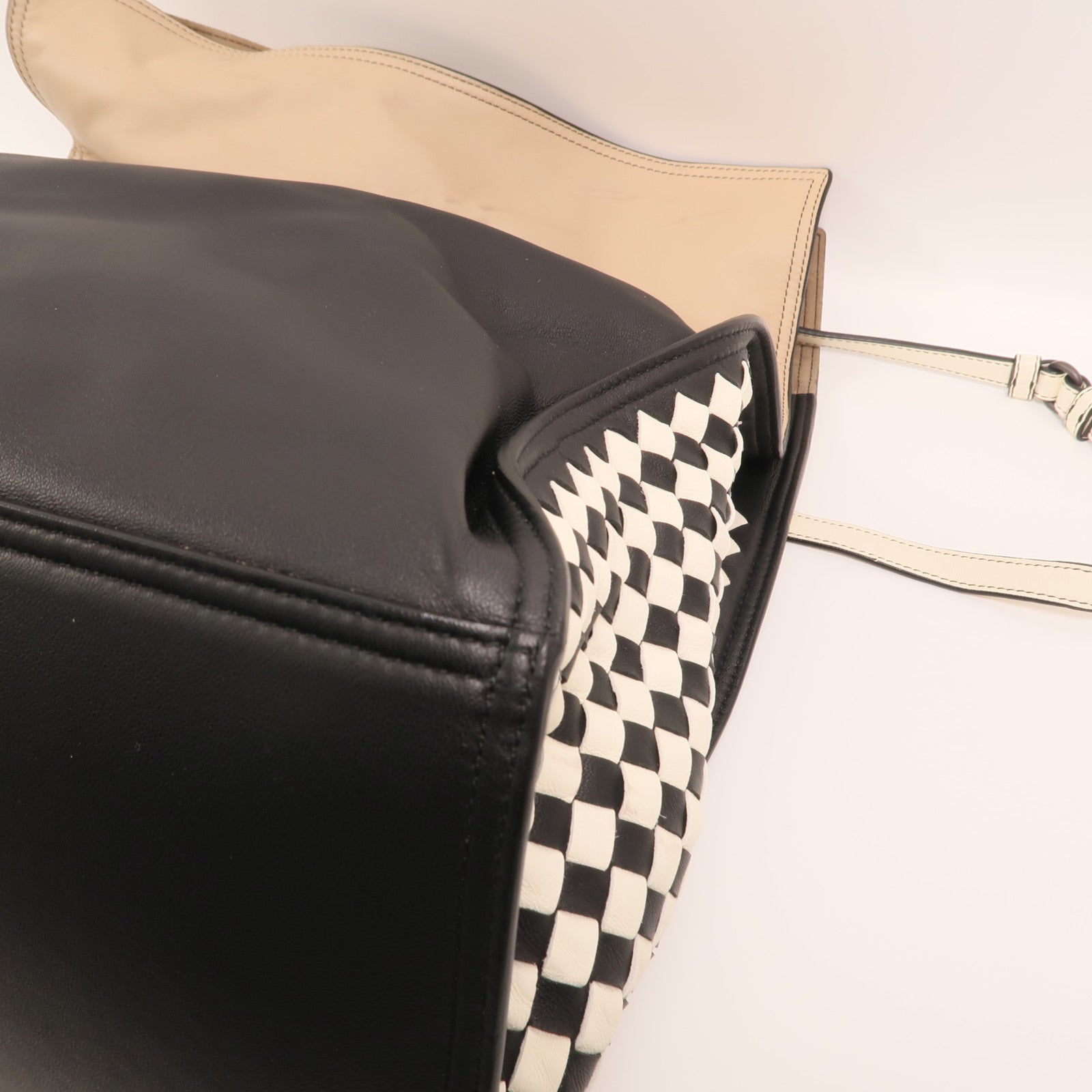 BOTTEGA VENETA 羊皮皮革Shoulder Bag肩背袋