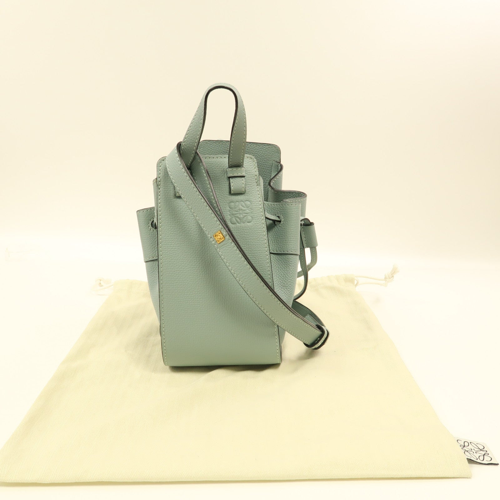 LOEWE 牛皮皮革Mini Hammock Drawstring金扣手挽肩背兩用袋淺藍色
