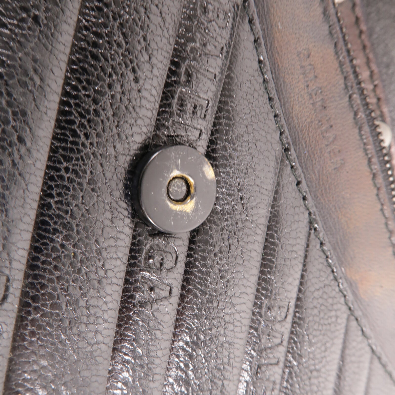 BALENCIAGA 牛皮皮革BB Wallet On Chain肩背袋