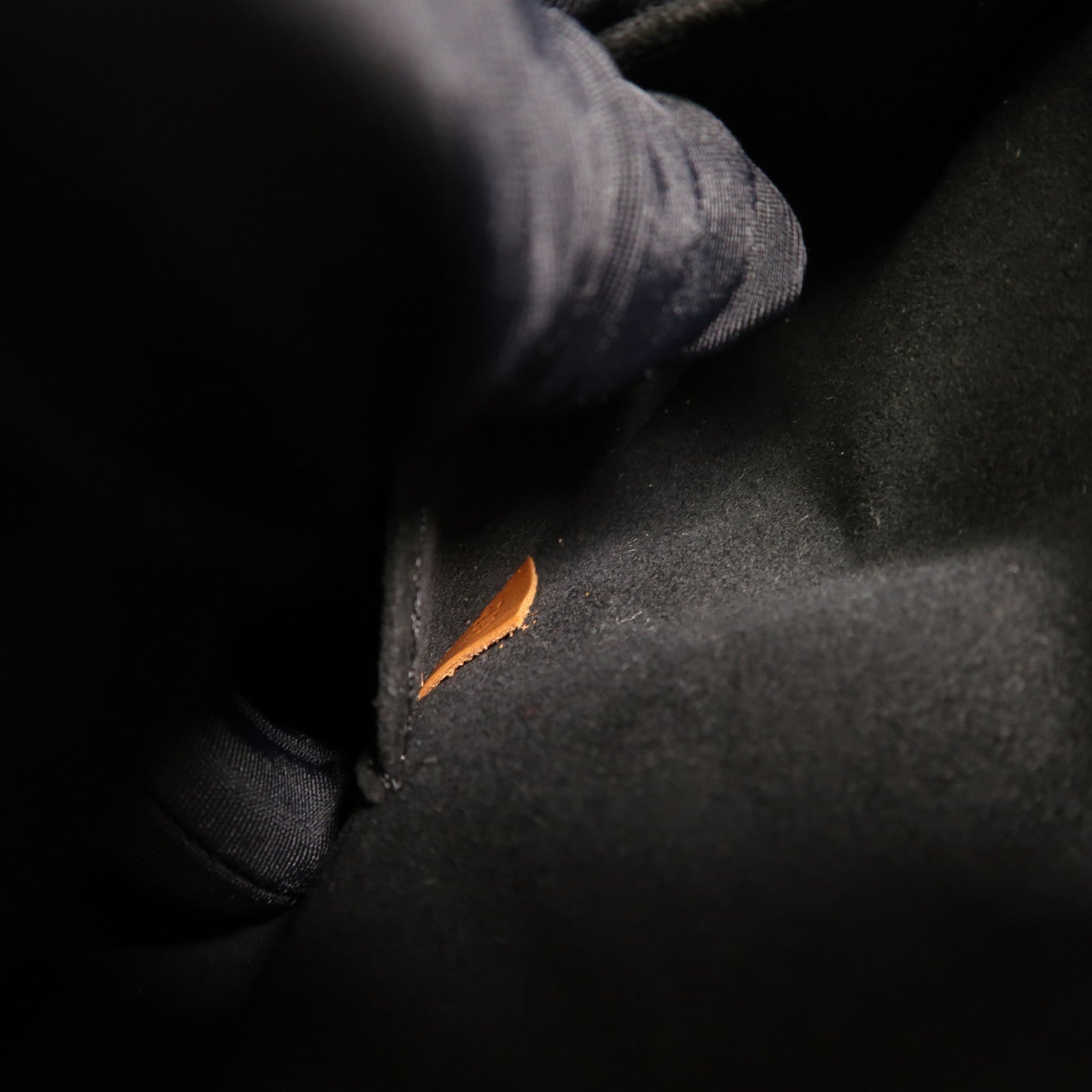 LOUIS VUITTON 牛皮皮革Douphine Mini金扣肩背袋