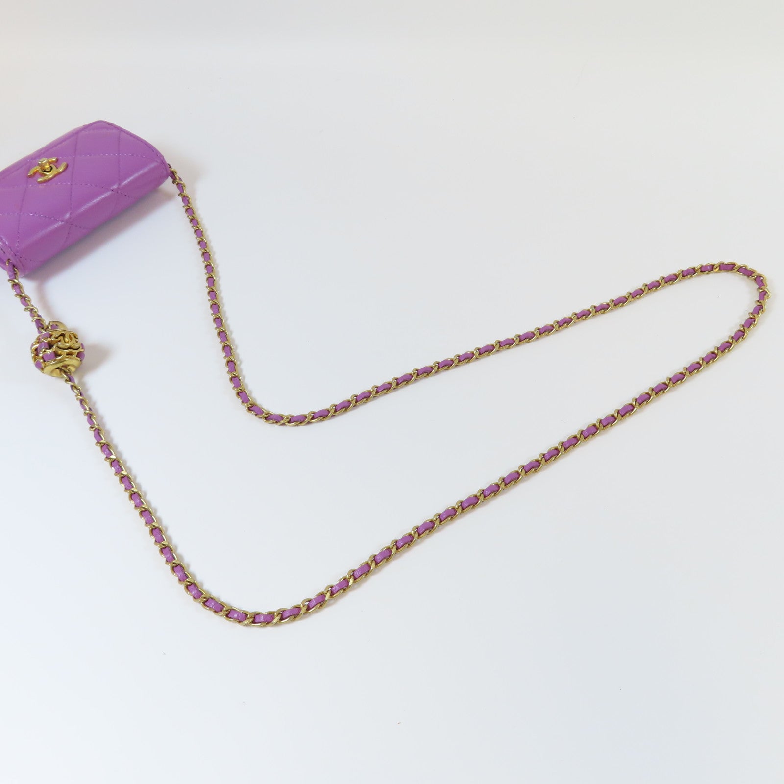 CHANEL **【激減優惠】菱格羊皮皮革Card Case On Chain金扣鏈帶肩背袋紫色