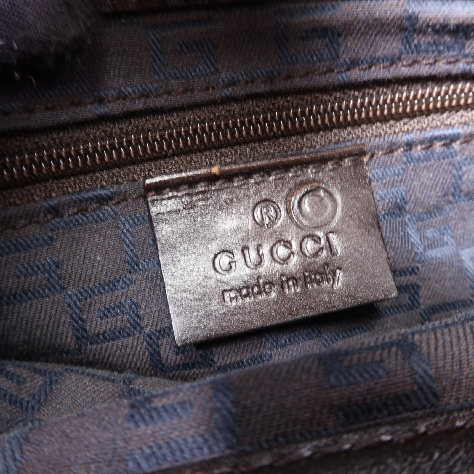 GUCCI 帆布Jacqua銀扣肩背袋