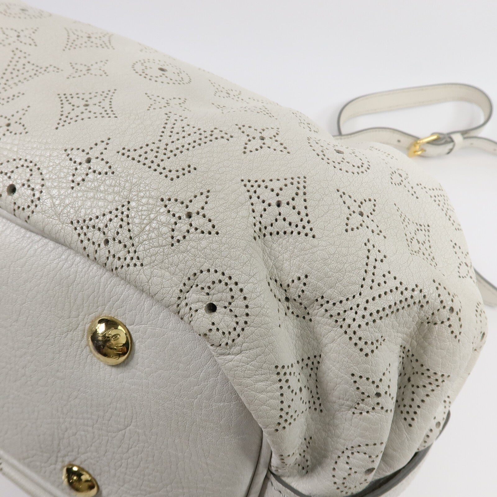 LOUIS VUITTON Mahina XS Shoulder Bag肩背袋白色