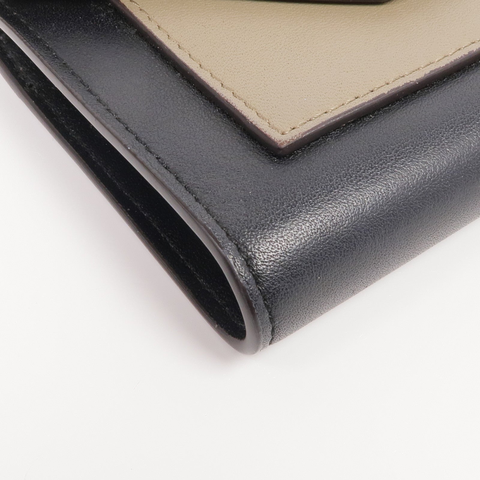 CELINE 牛皮皮革Trifold Wallet金扣錢包