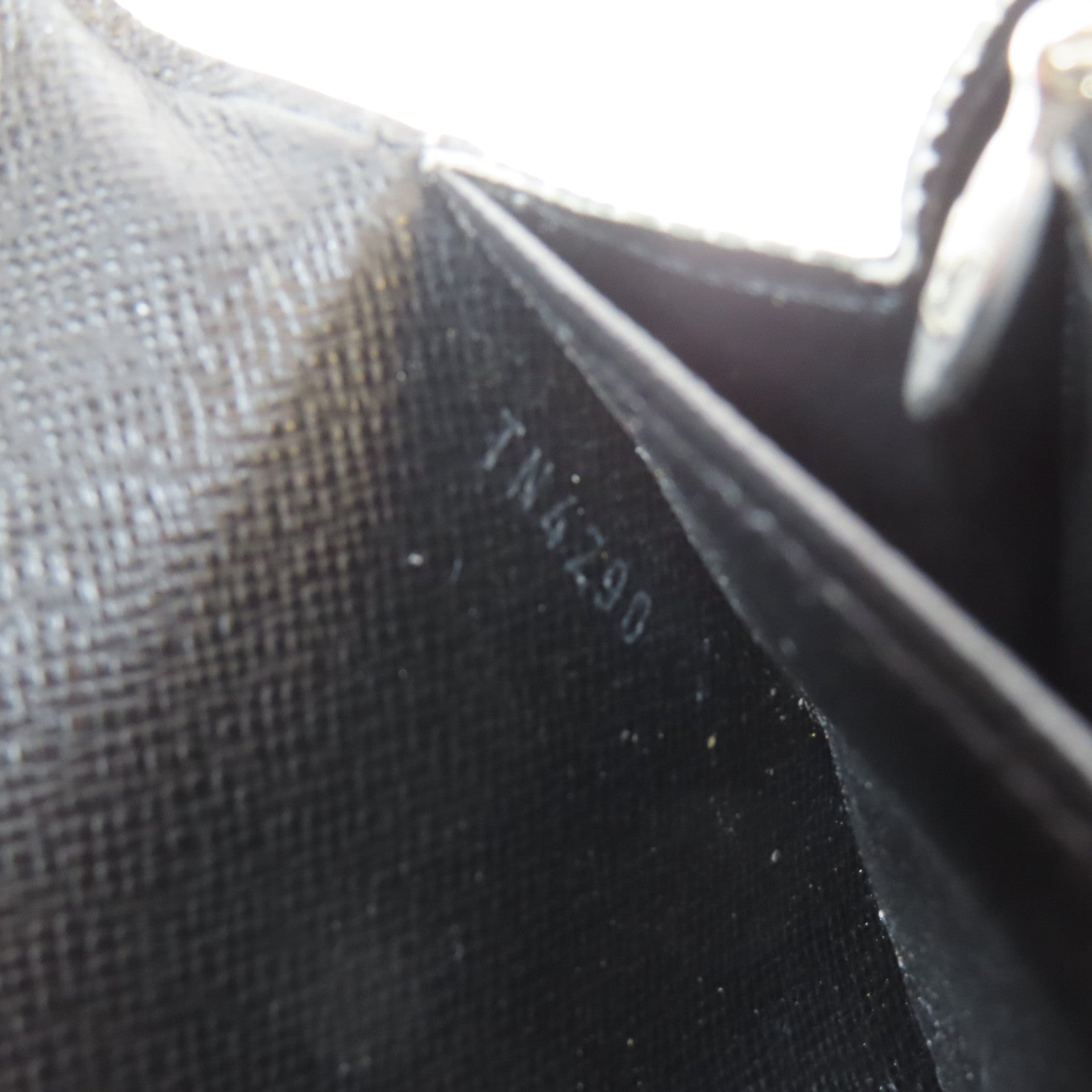 LOUIS VUITTON Epi Twist Long Wallet銀扣長錢包黑色