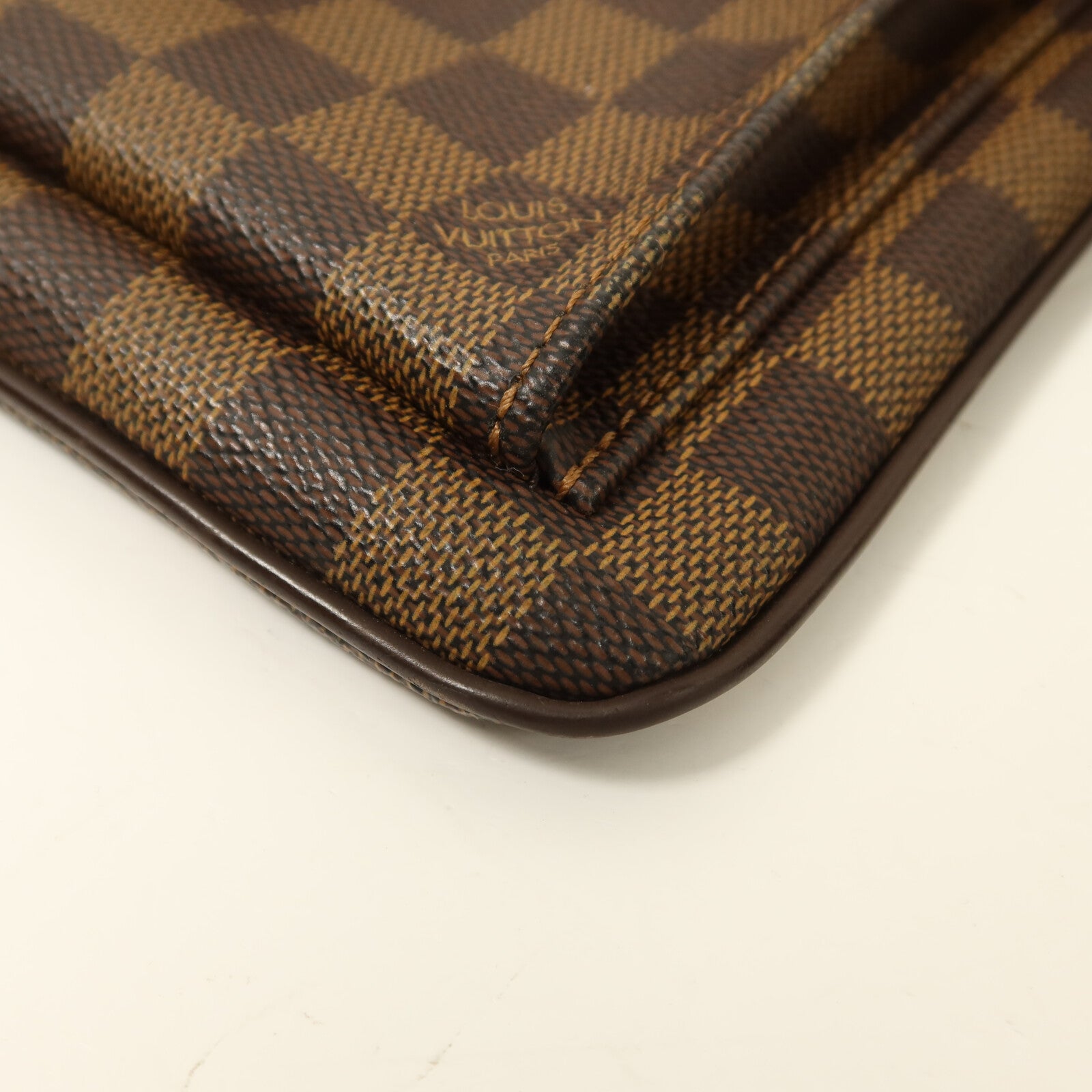 LOUIS VUITTON Damier Melville肩背袋