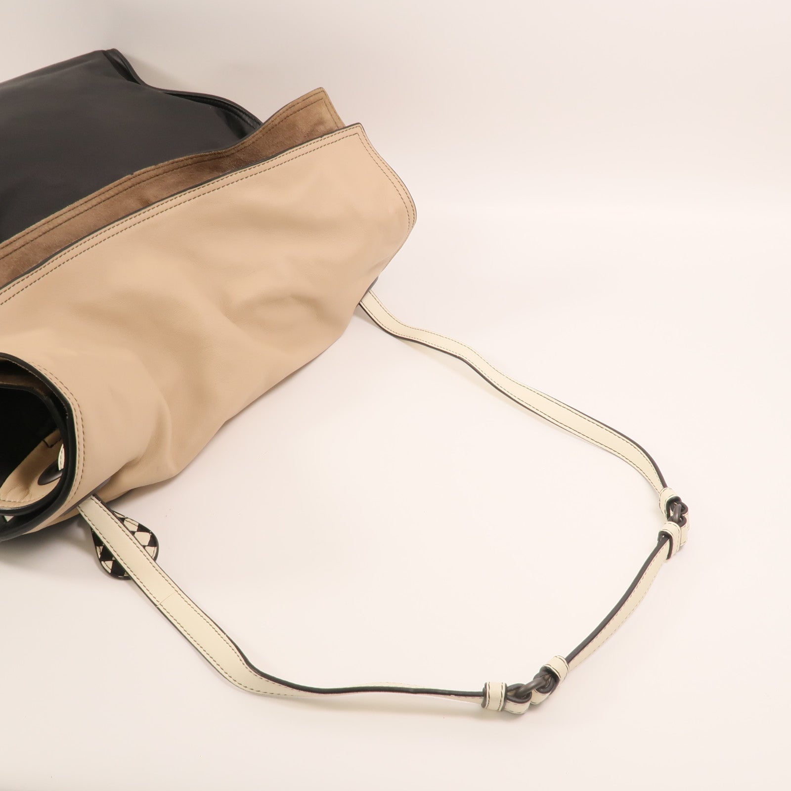 BOTTEGA VENETA 羊皮皮革Shoulder Bag肩背袋