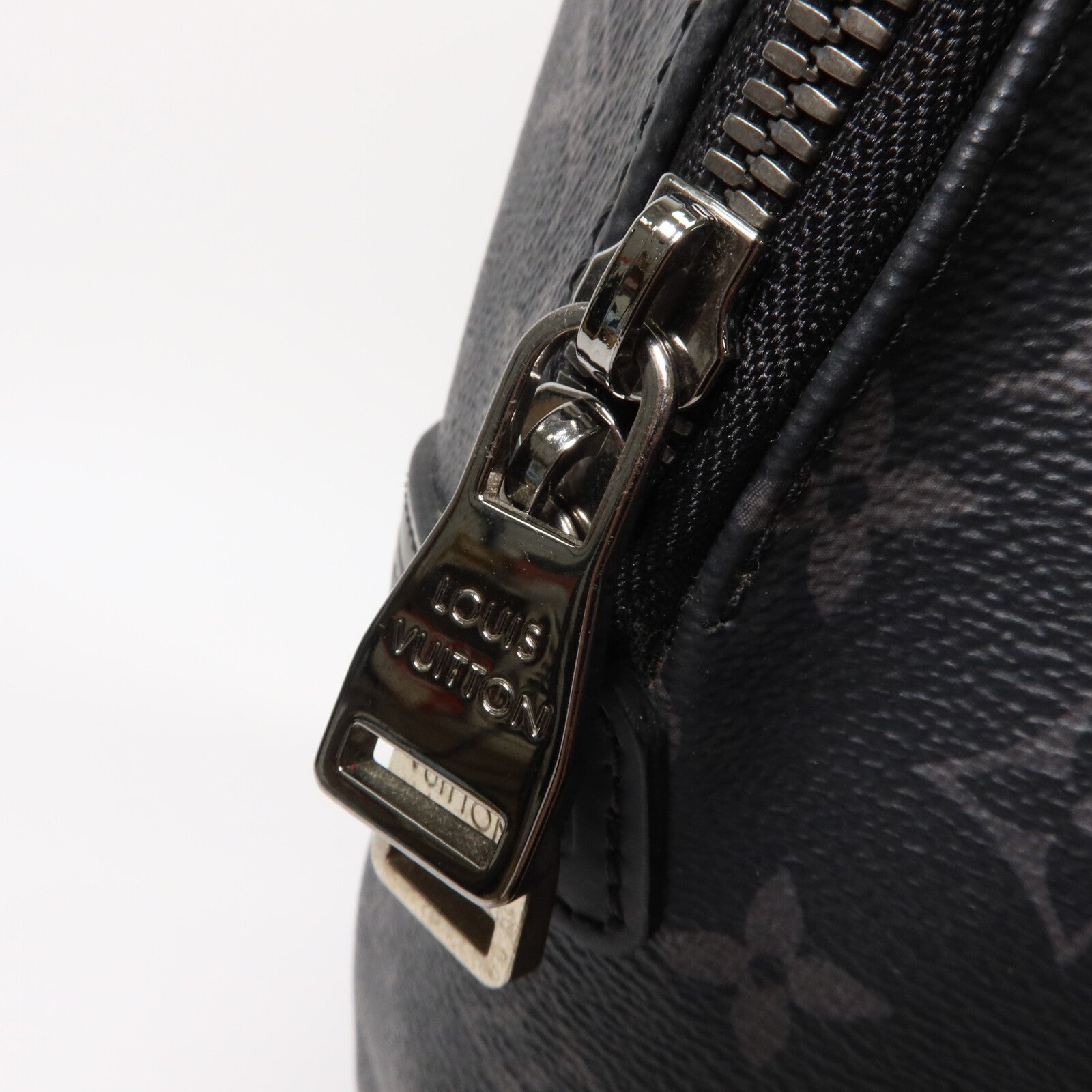 LOUIS VUITTON Monogram Eclipse Discovery PM背包