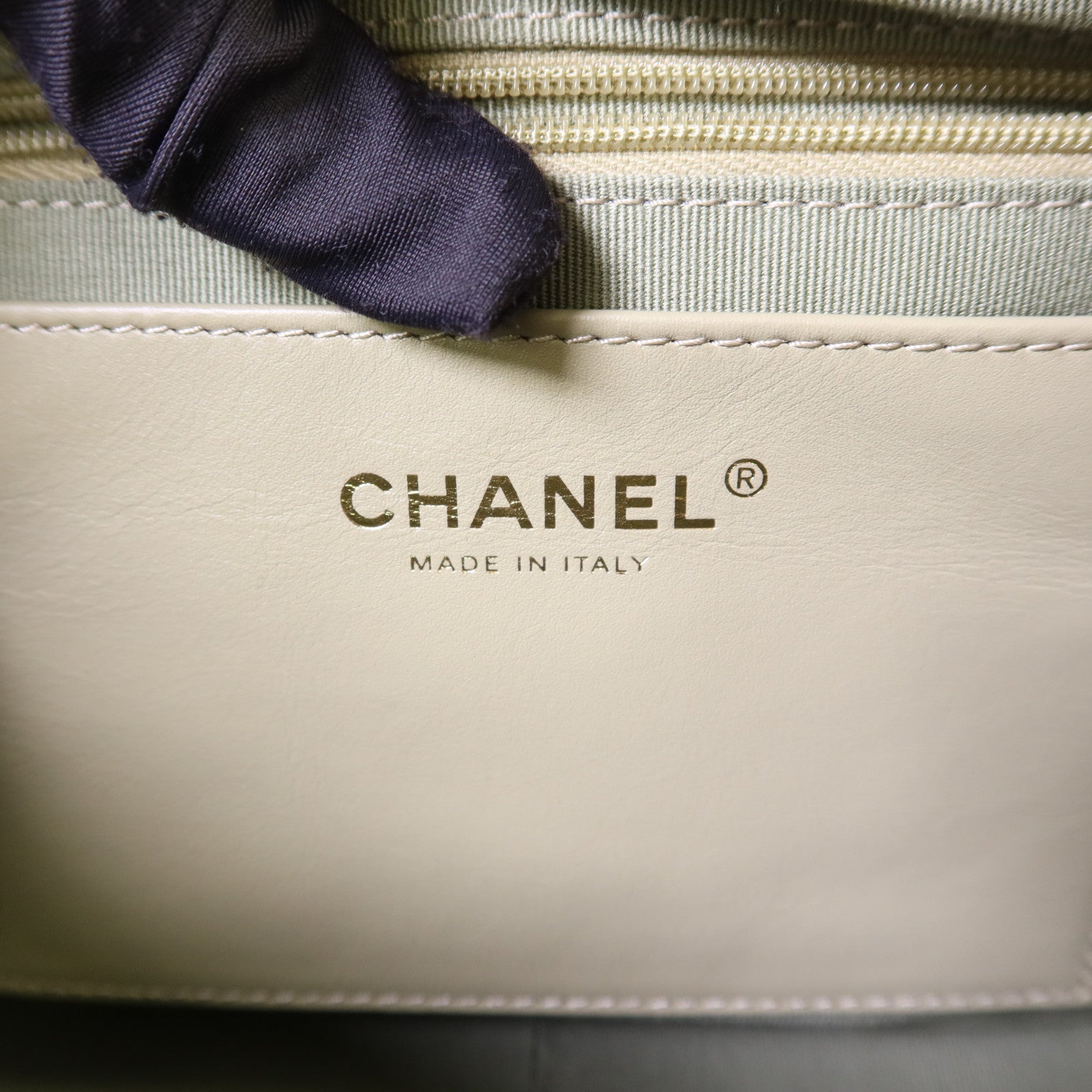 CHANEL 羊皮皮革Maxi Hobo Bag金扣鏈帶肩背袋