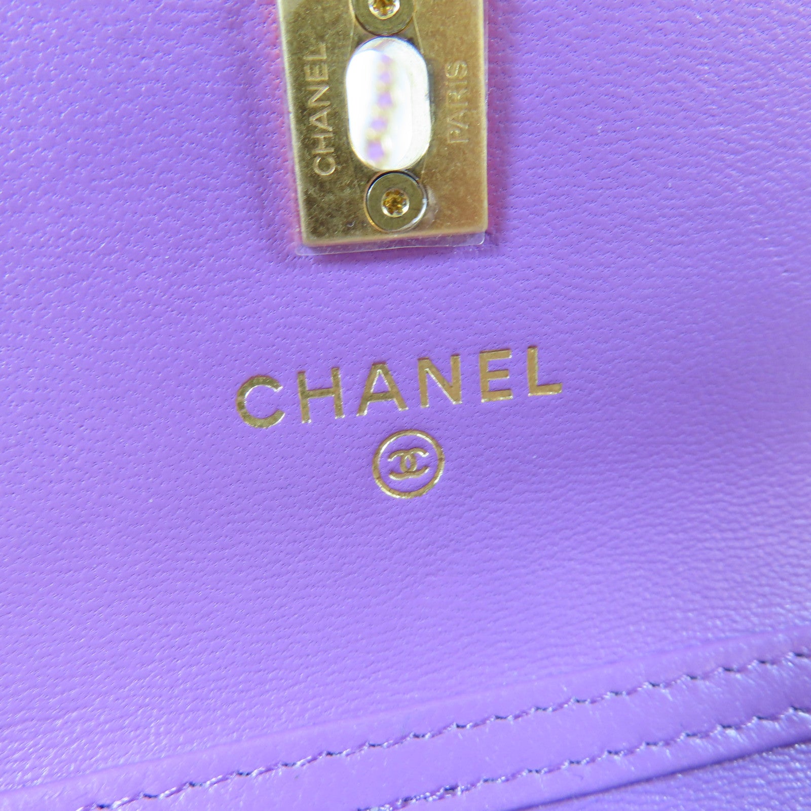 CHANEL **【激減優惠】菱格羊皮皮革Card Case On Chain金扣鏈帶肩背袋紫色
