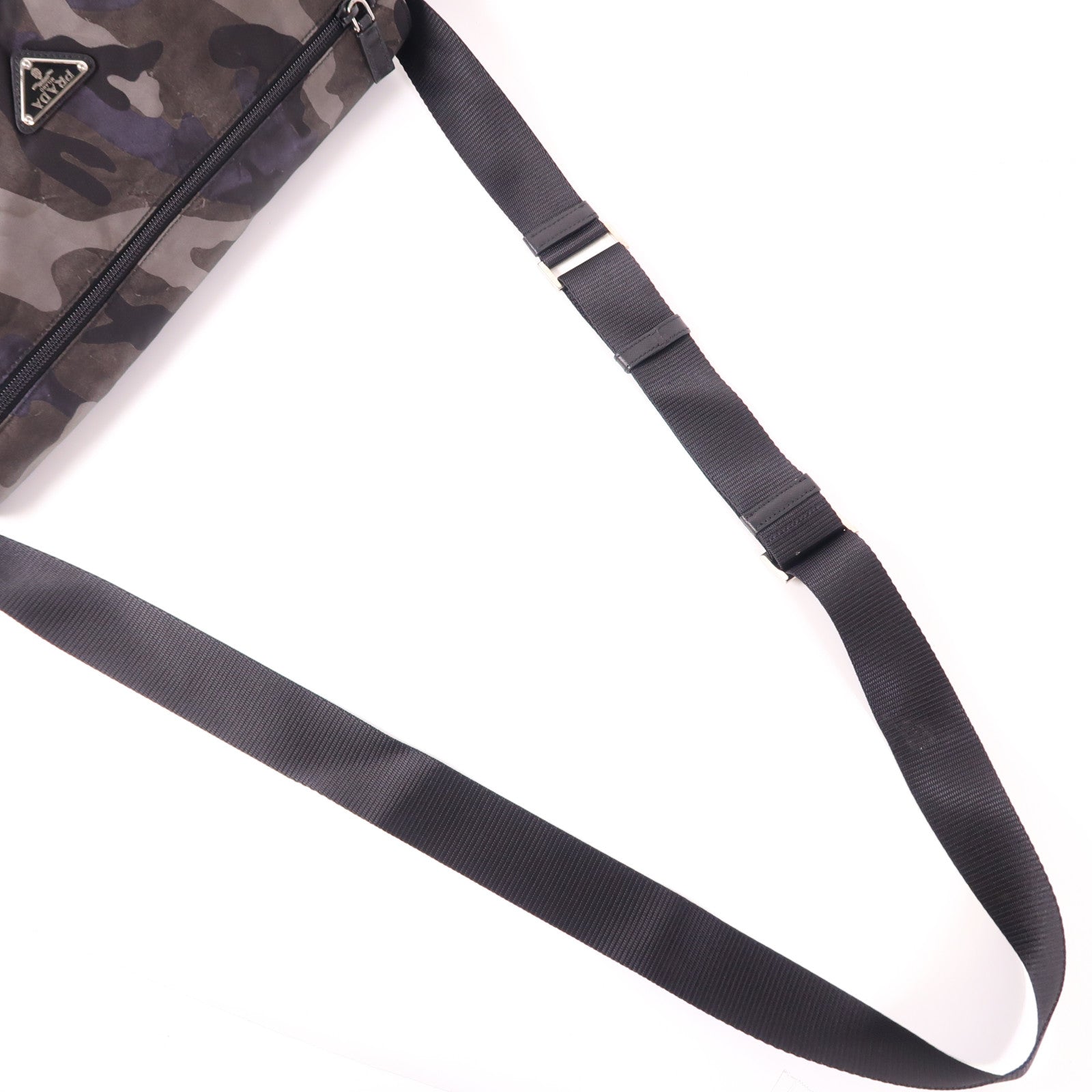 PRADA 尼龍Shoulder Bag銀扣肩背袋