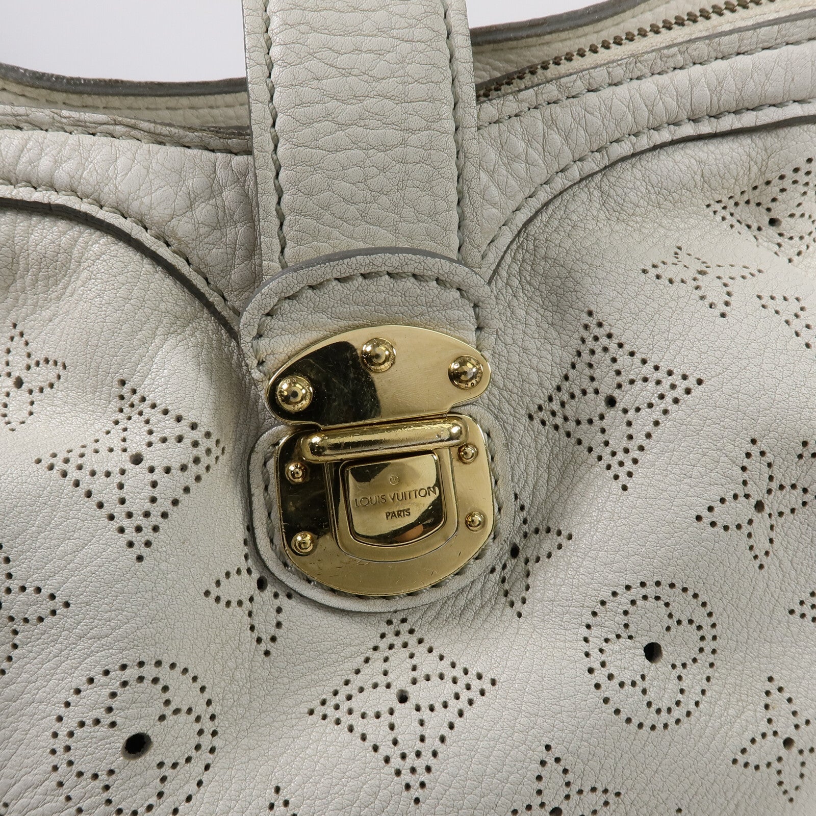 LOUIS VUITTON Mahina XS Shoulder Bag肩背袋白色