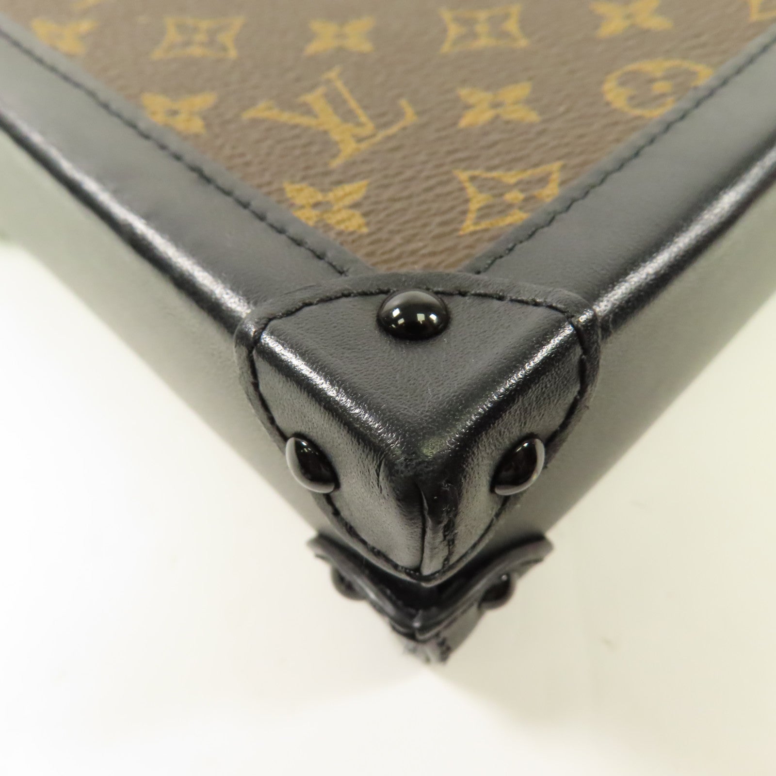 LOUIS VUITTON LV GHW Pochette Trunk Vertical Shoulder Bag Monogram M63913 Brown
