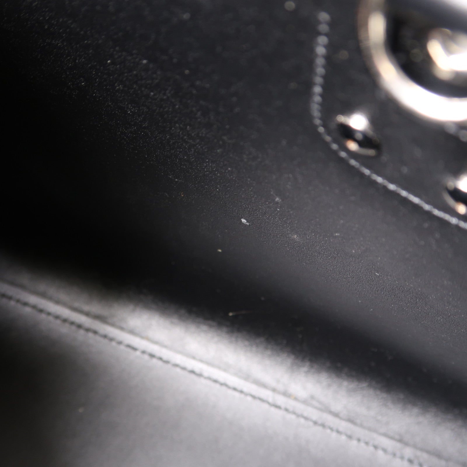 SAINT LAURENT 牛皮皮革Hand Bag手挽袋黑色