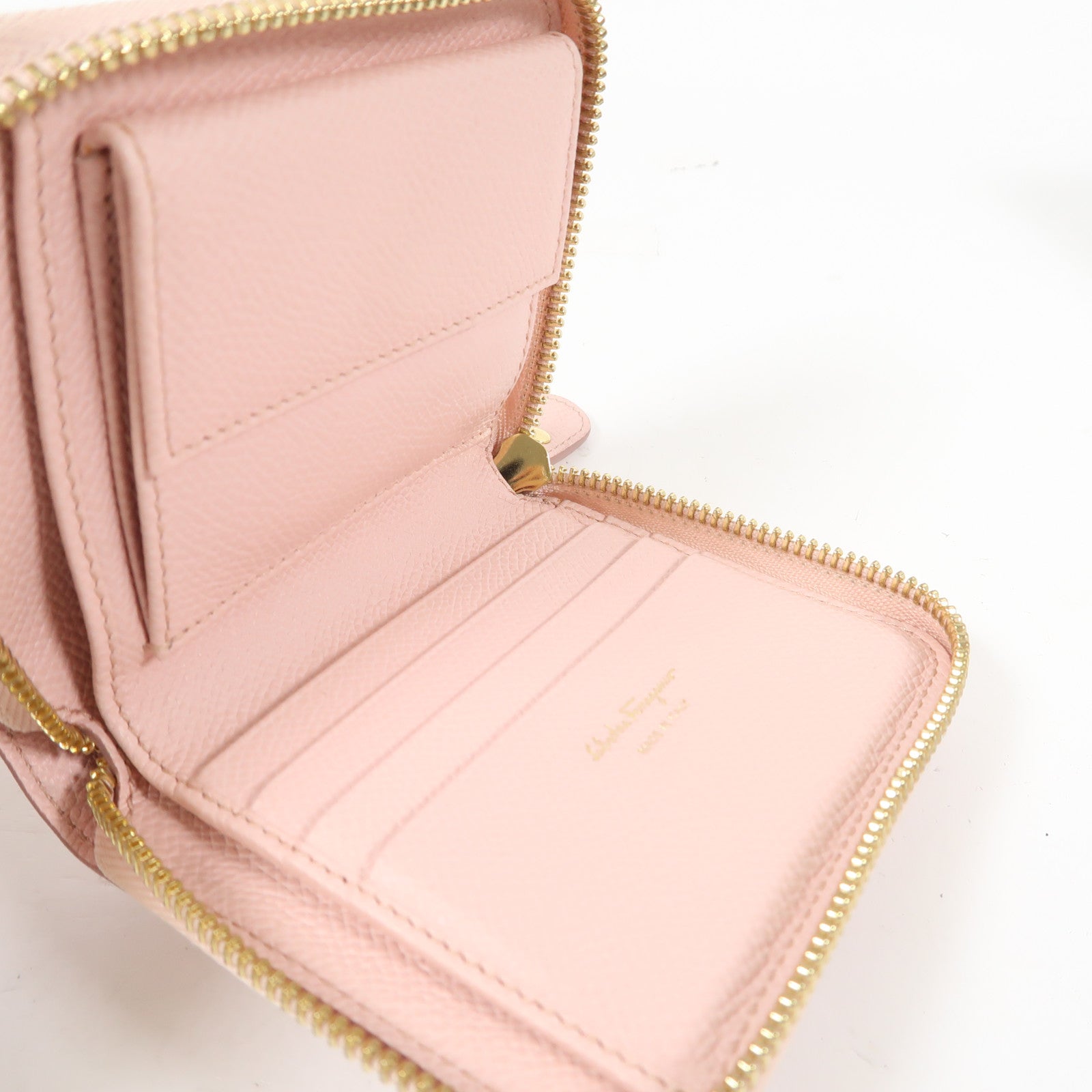 Salvatore Ferragamo 牛皮皮革Wallet金扣錢包粉紅色