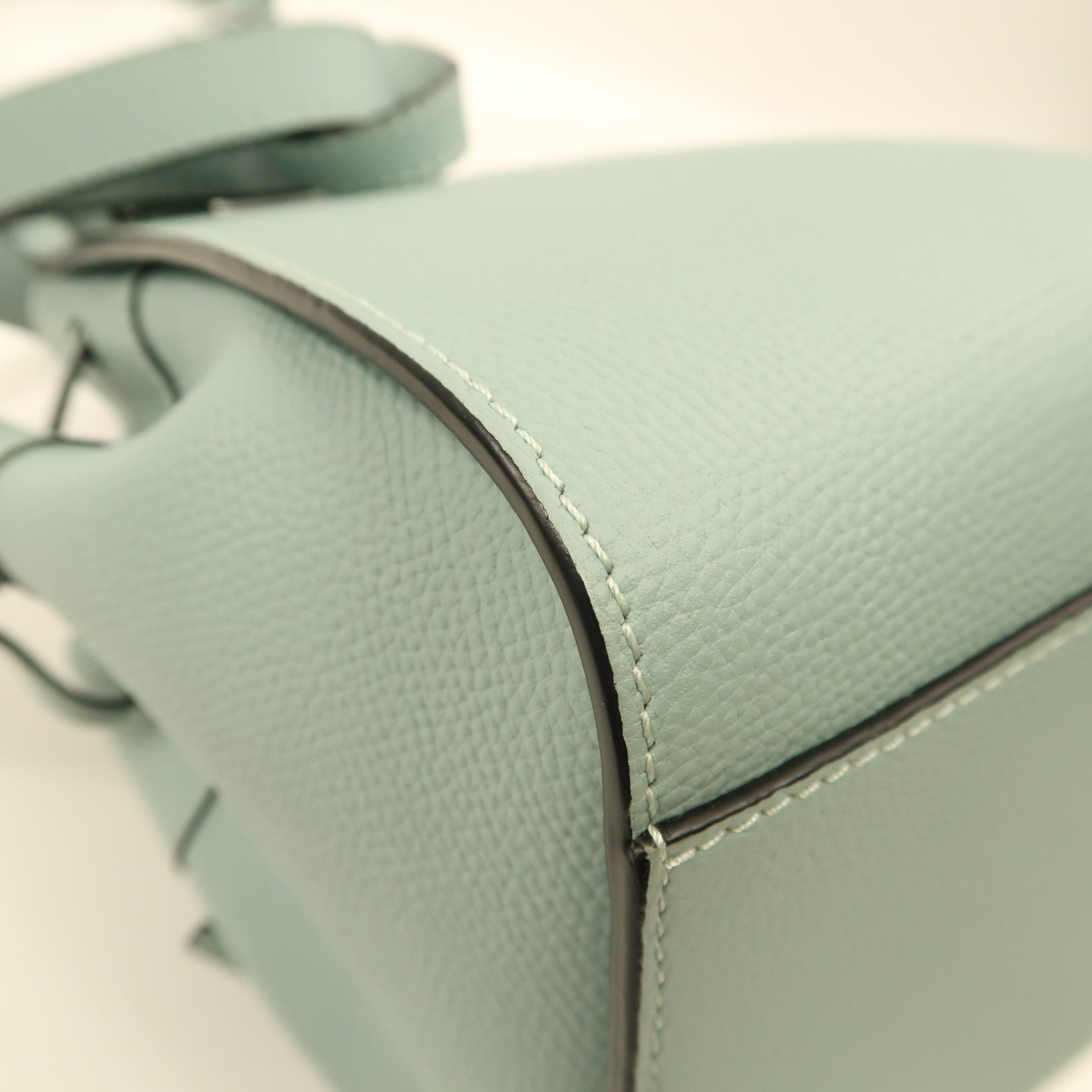 LOEWE 牛皮皮革Mini Hammock Drawstring金扣手挽肩背兩用袋淺藍色