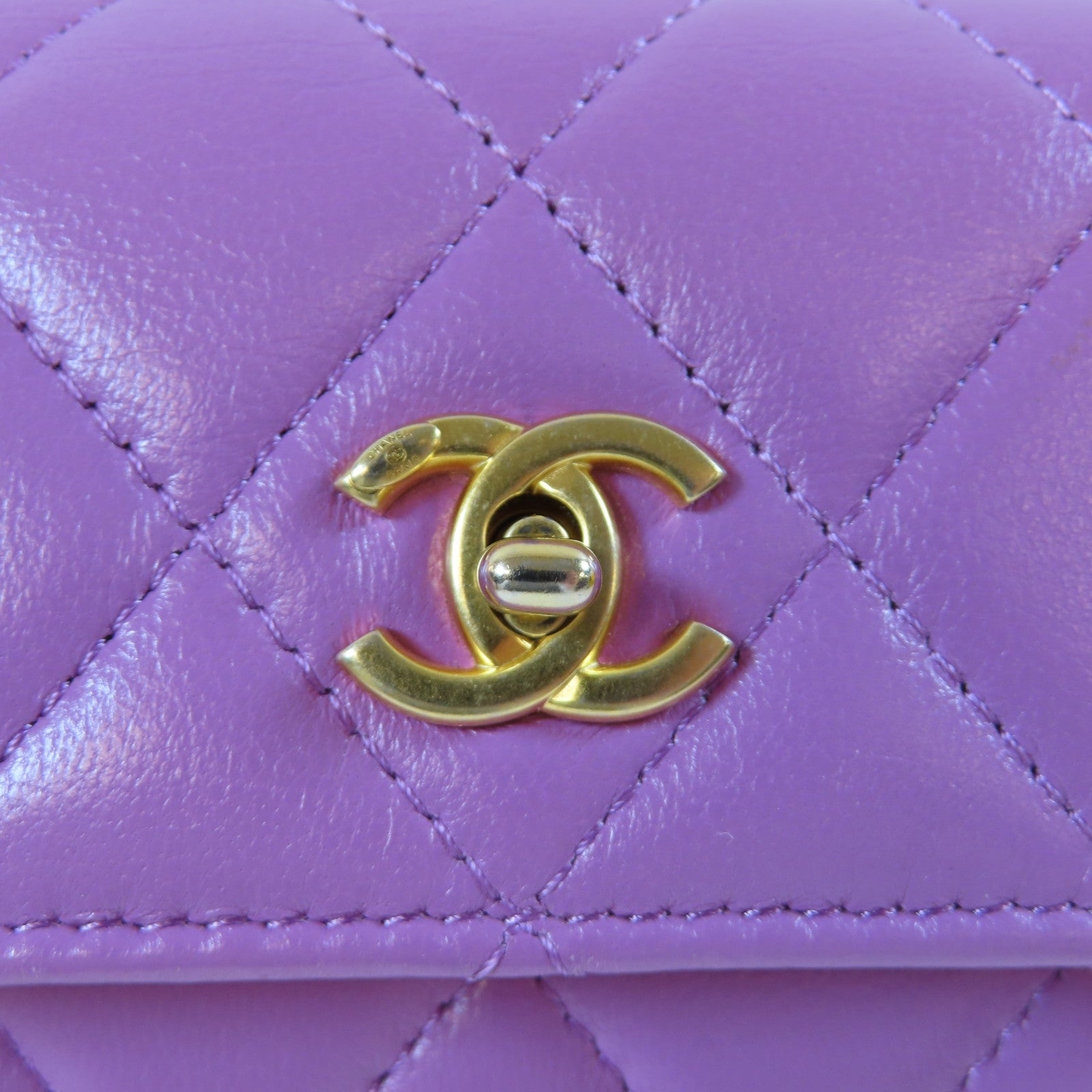 CHANEL **【激減優惠】菱格羊皮皮革Card Case On Chain金扣鏈帶肩背袋紫色