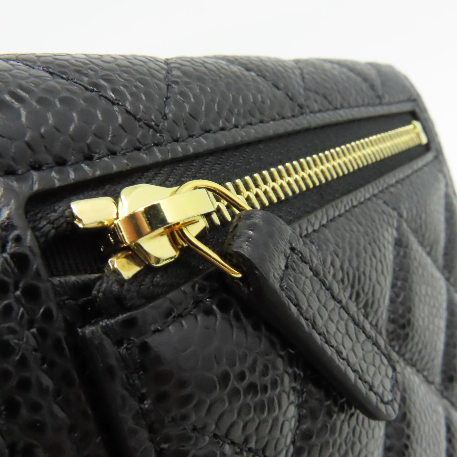 CHANEL 菱格Caviar皮革Classic Wallet金扣短錢包黑色