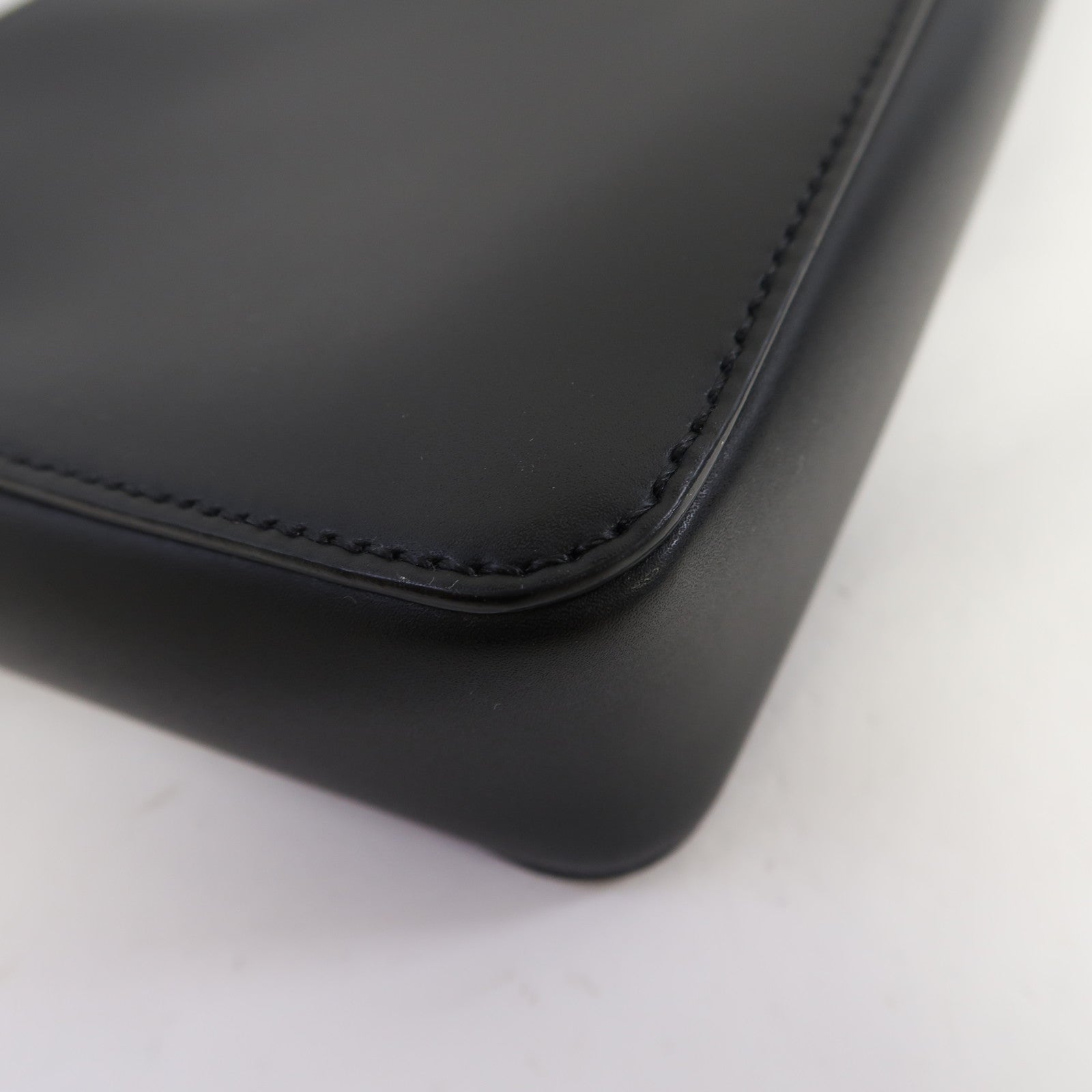 Valentino 牛皮皮革Shoulder Bag肩背袋黑色
