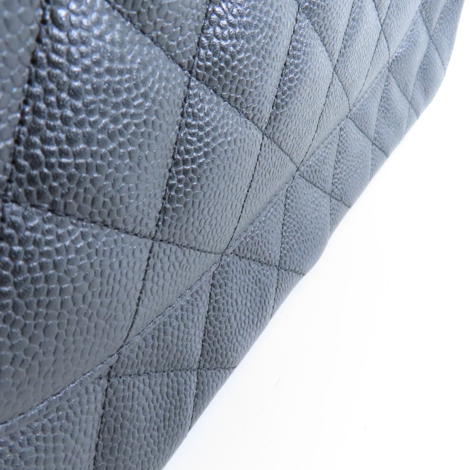 CHANEL 菱格Caviar皮革Classic Flap Jumbo銀扣鏈帶肩背袋黑色