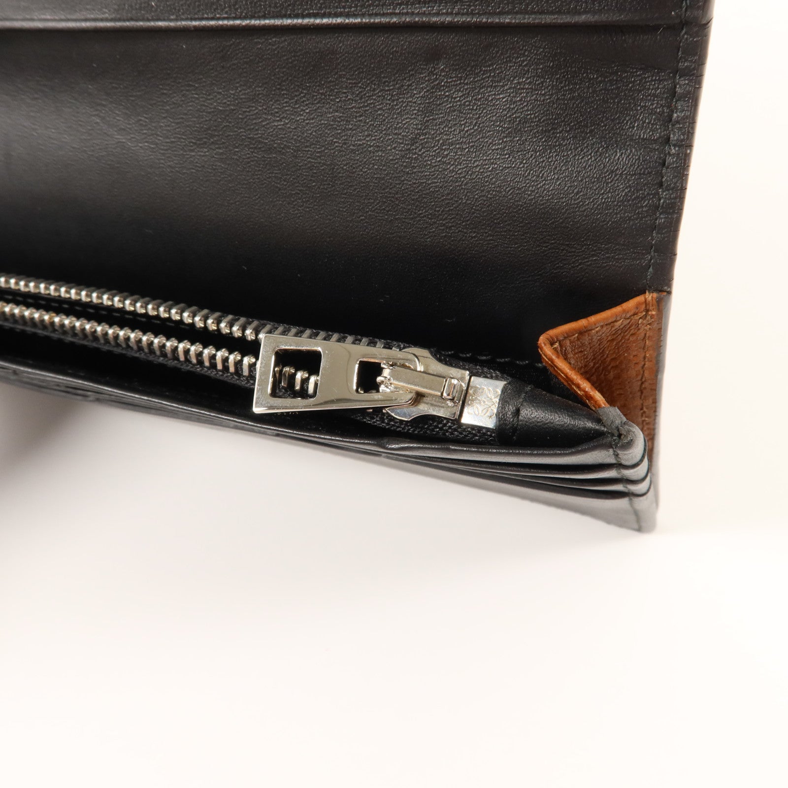 LOEWE 牛皮皮革Long Wallet銀扣長錢包