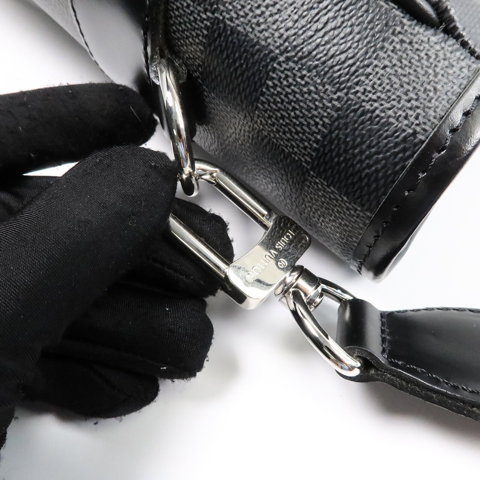 LOUIS VUITTON Damier Graphite Tadao MM銀扣手挽肩背兩用袋