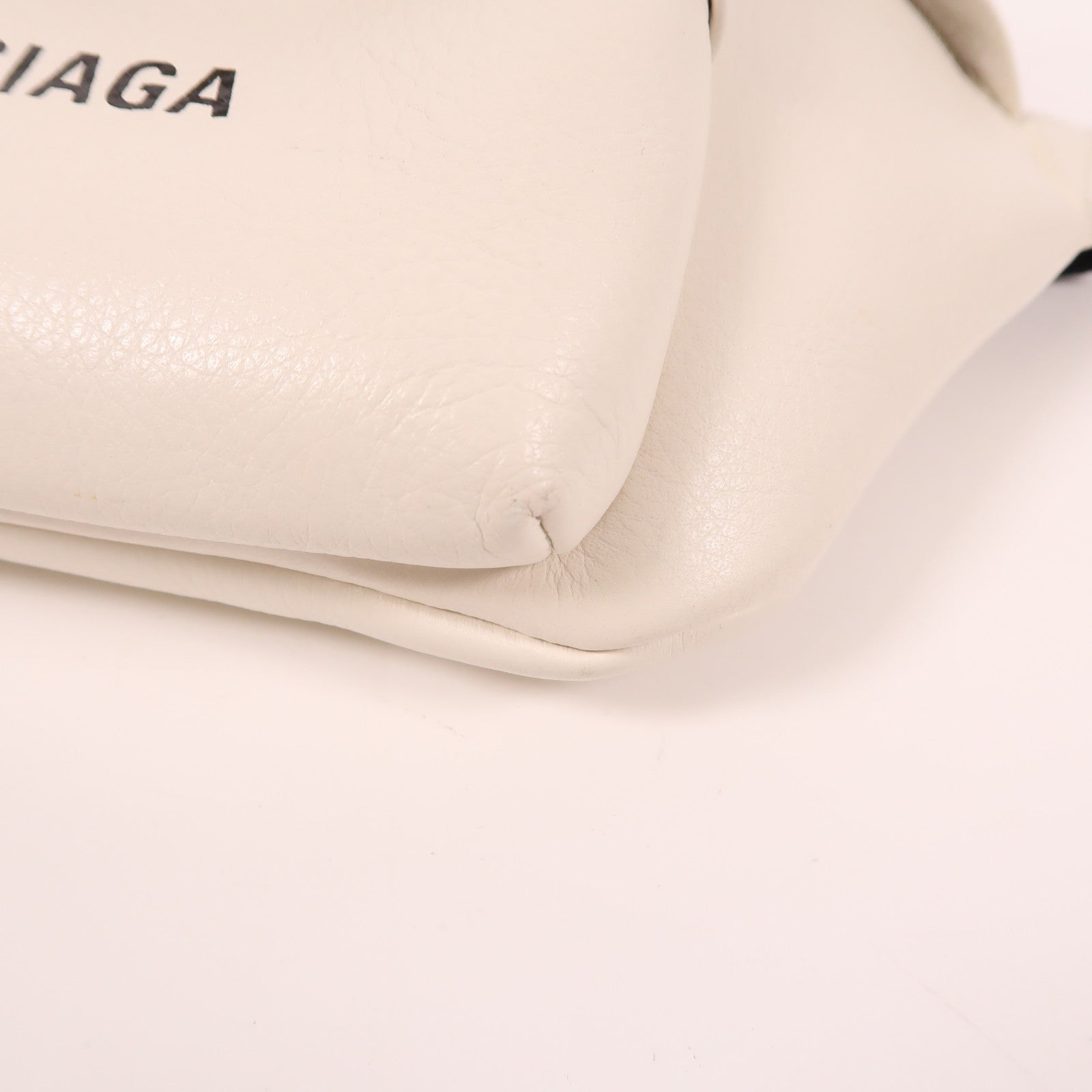 BALENCIAGA 牛皮皮革Waist Bag銀扣腰包白色