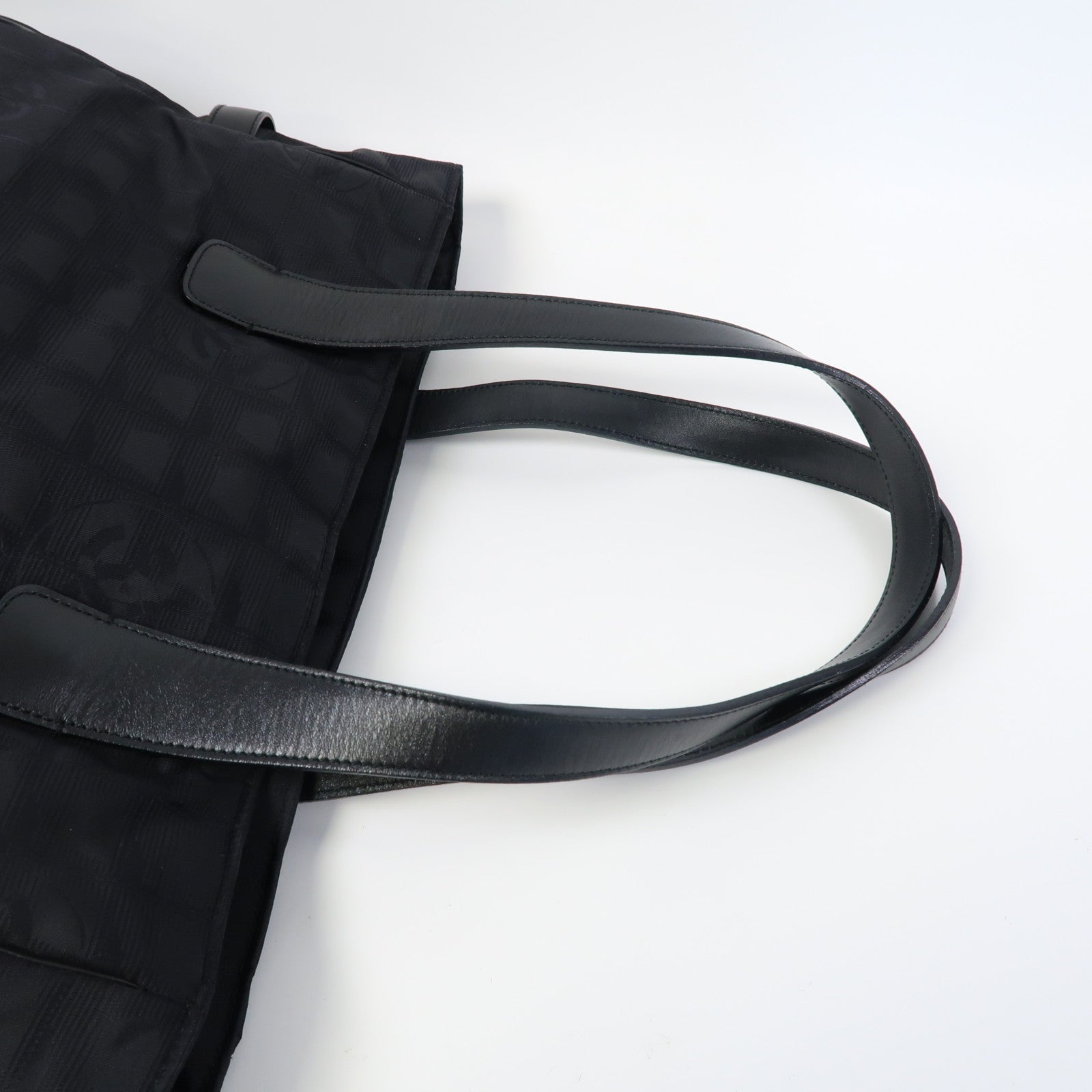 CHANEL 【激減優惠】尼龍New Travel Line Shoulder Bag肩背袋黑色