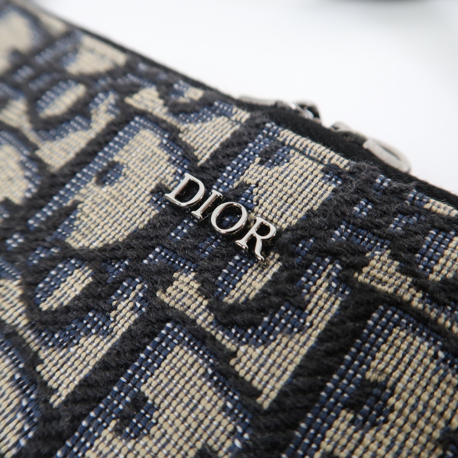 Dior 帆布Zipped Pouch with Strap銀扣肩背袋黑色