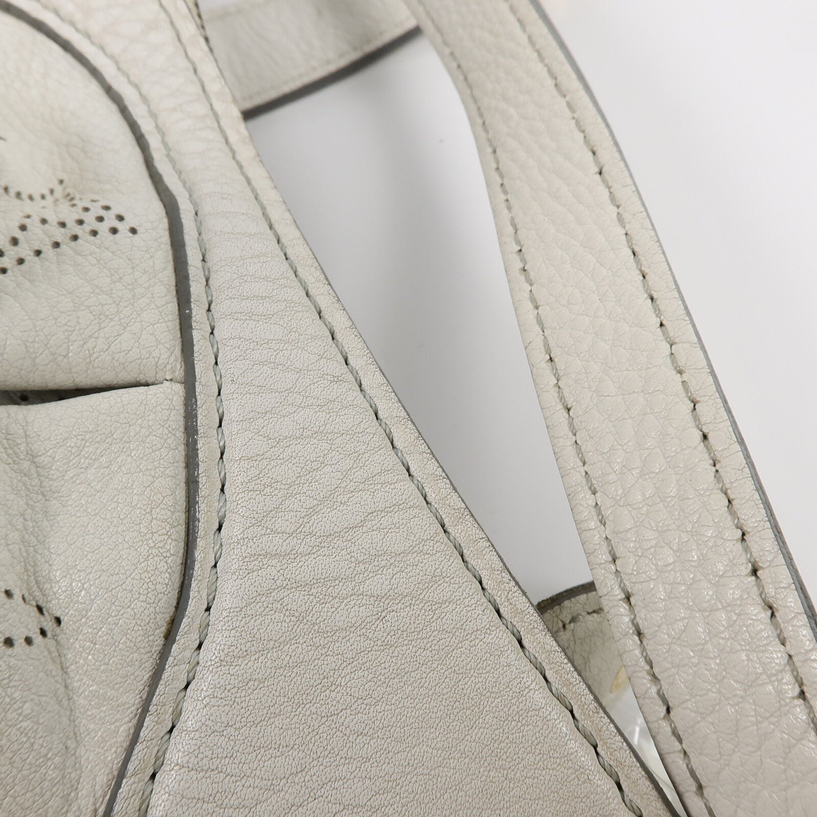 LOUIS VUITTON Mahina XS Shoulder Bag肩背袋白色