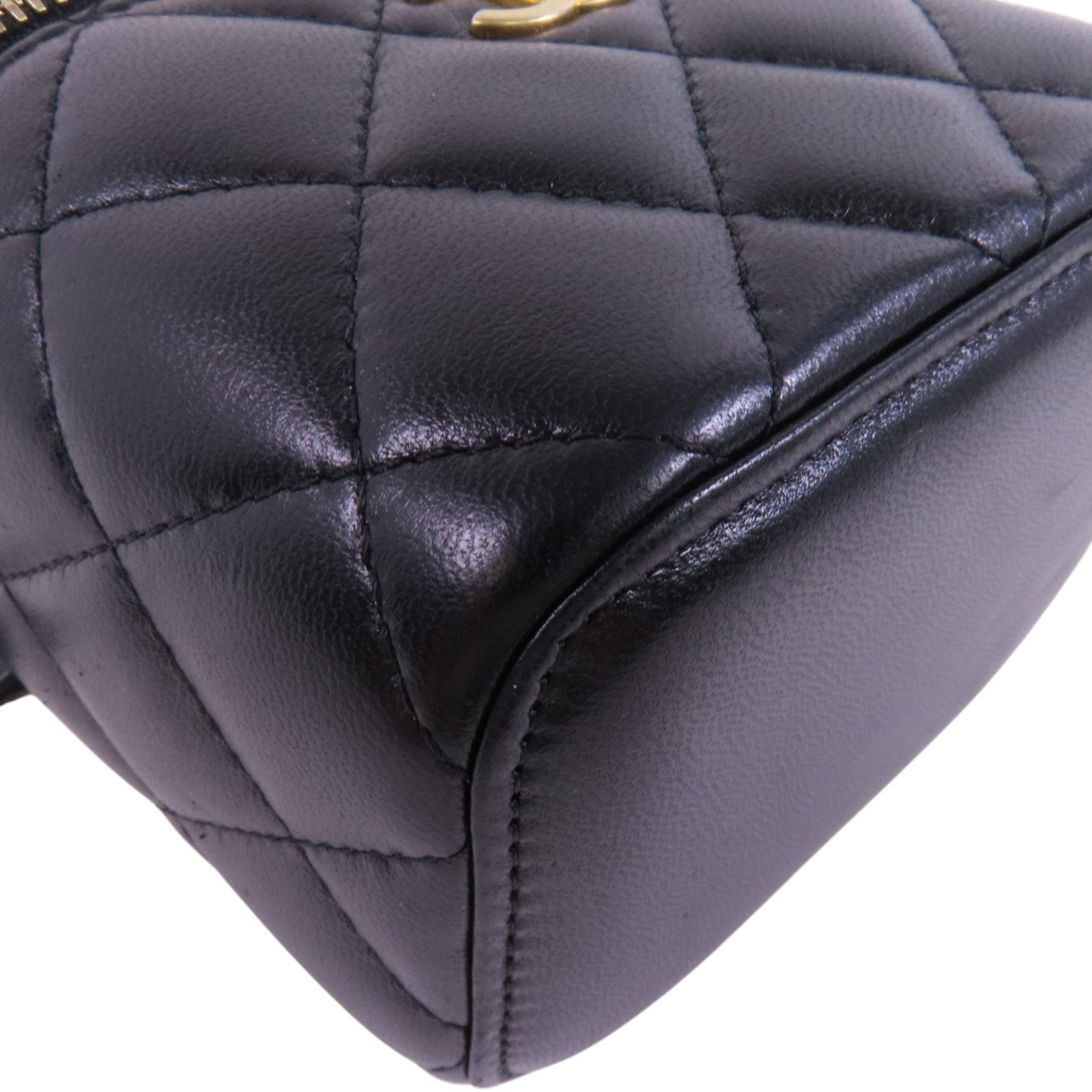 CHANEL 羊皮皮革Mini Vanity Case金扣鏈帶肩背袋